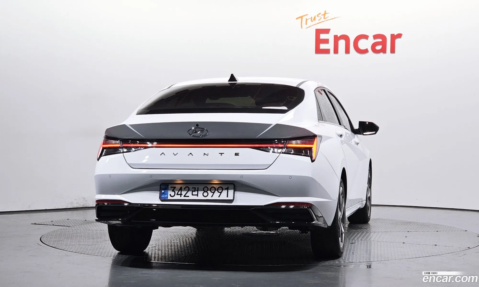 Hyundai Elantra 2021 — 17
