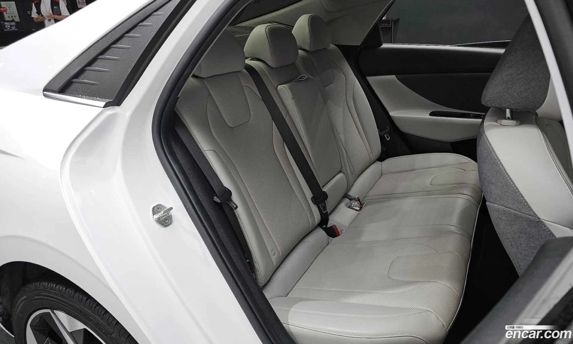Hyundai Elantra 2021 — 16