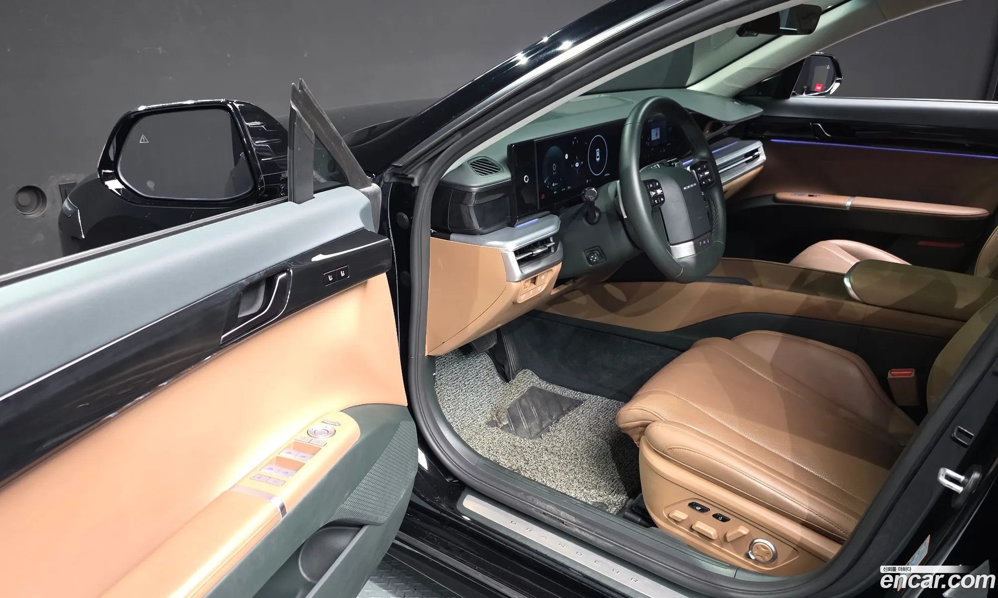 Hyundai Grandeur Hybrid 2023 — 18