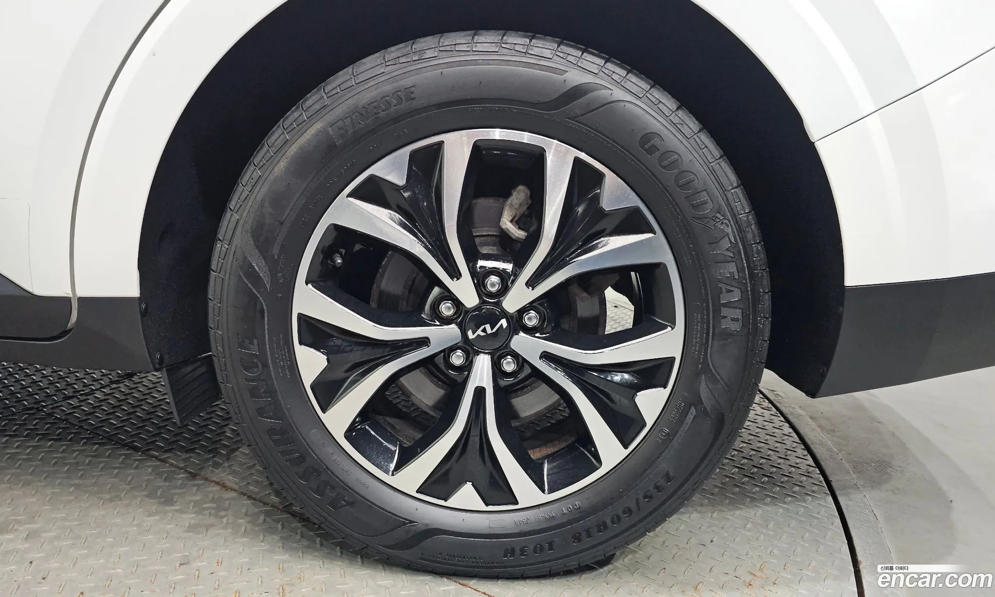 Kia Carnival 2023 — 3