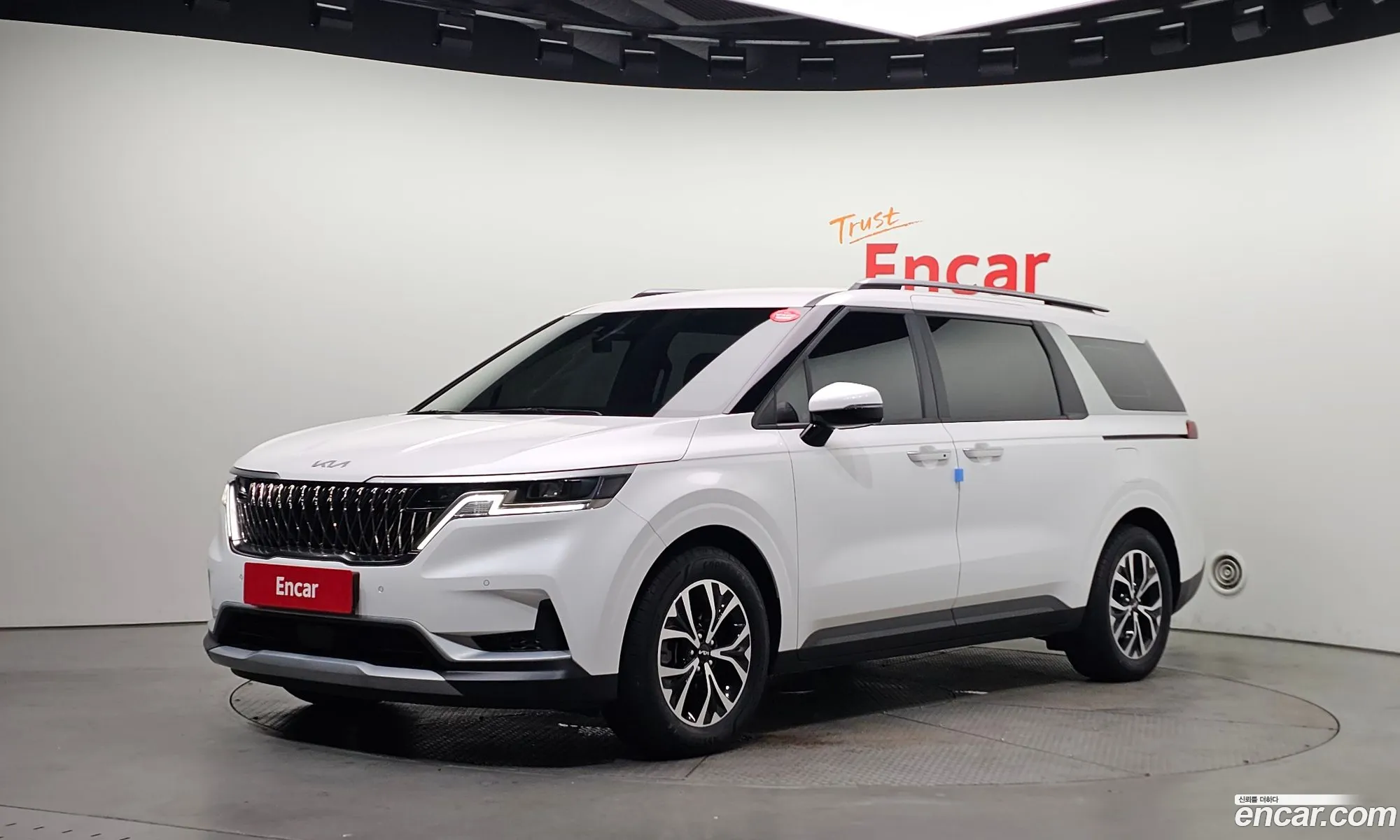 Kia Carnival 2023 — 23