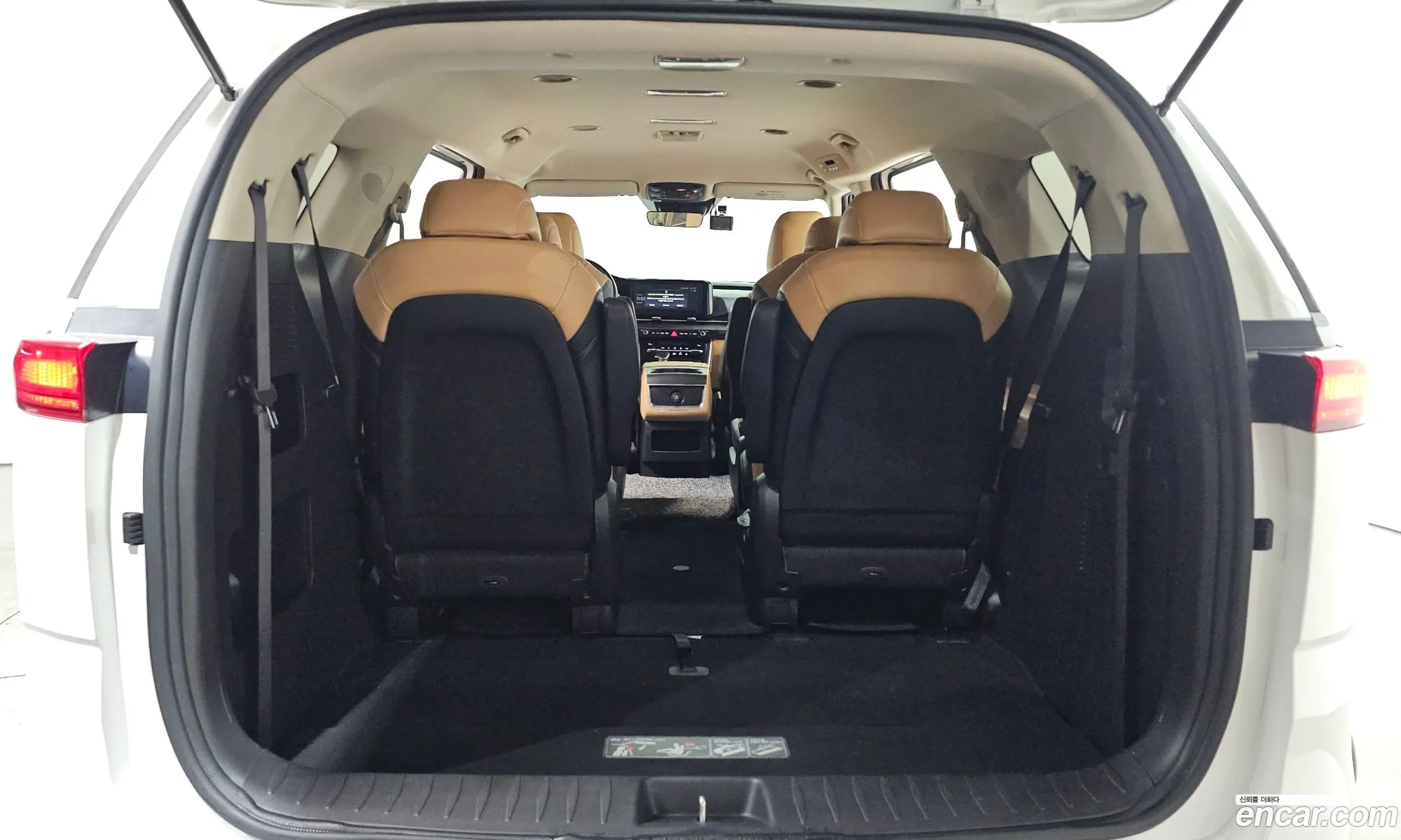Kia Carnival 2023 — 12