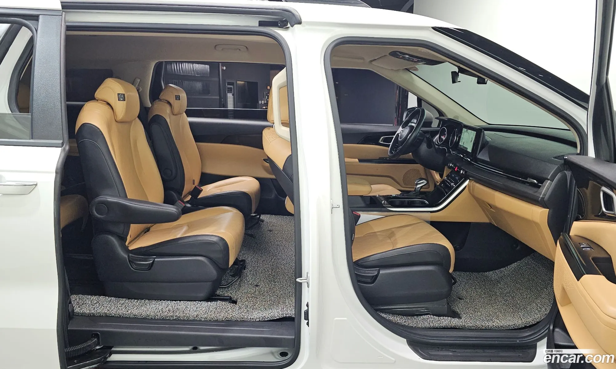 Kia Carnival 2023 — 25