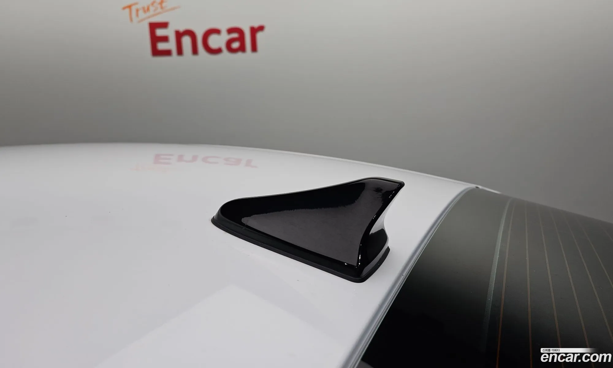 Hyundai Elantra Hybrid 2023 — 24