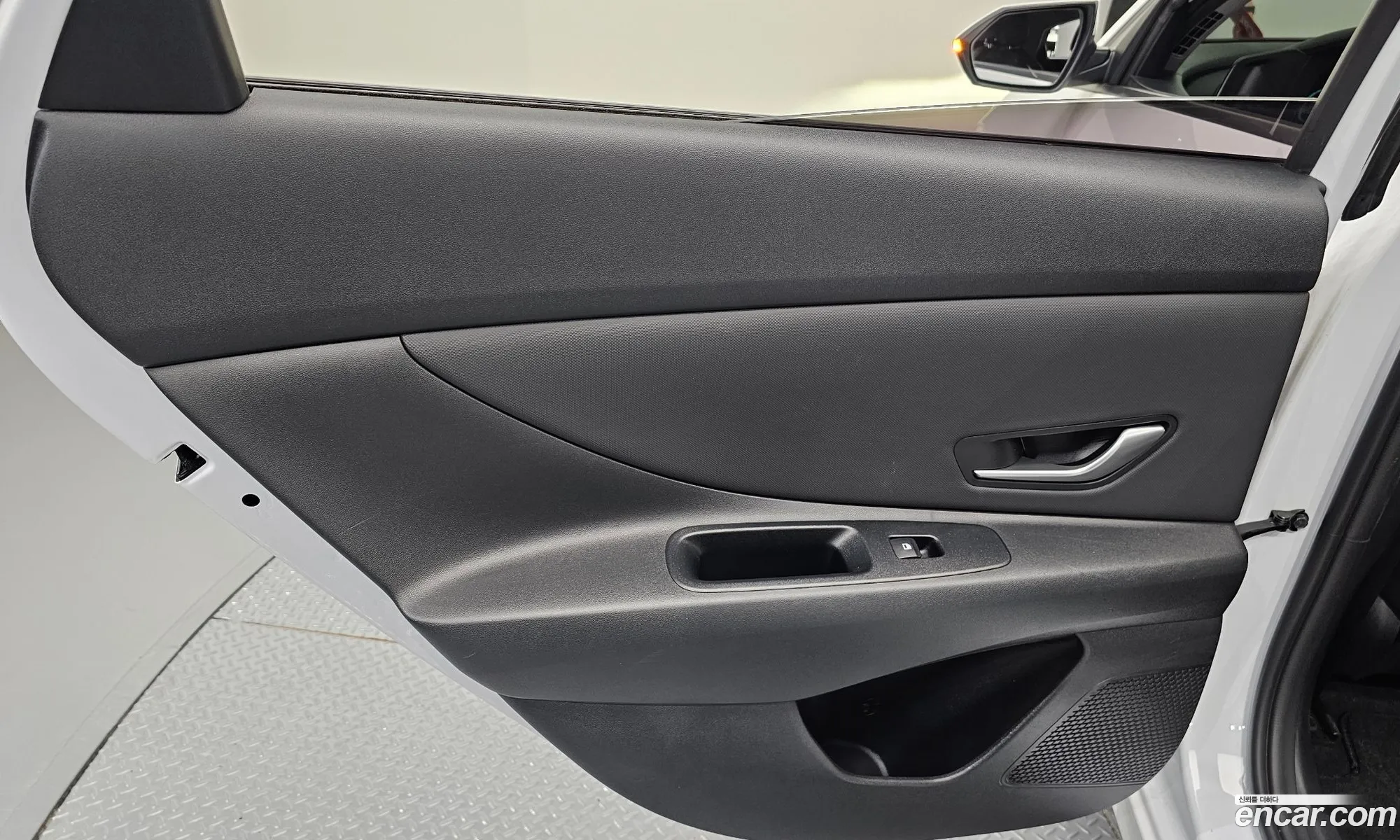 Hyundai Elantra Hybrid 2023 — 29
