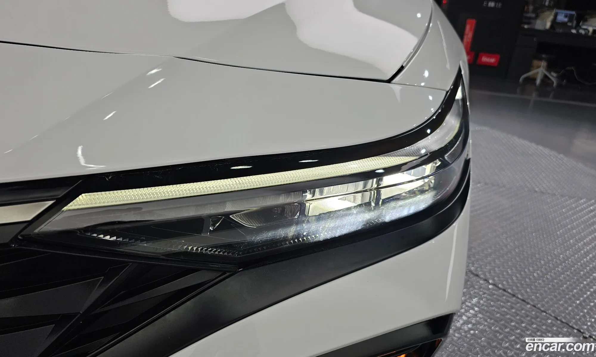 Hyundai Elantra Hybrid 2023 — 8