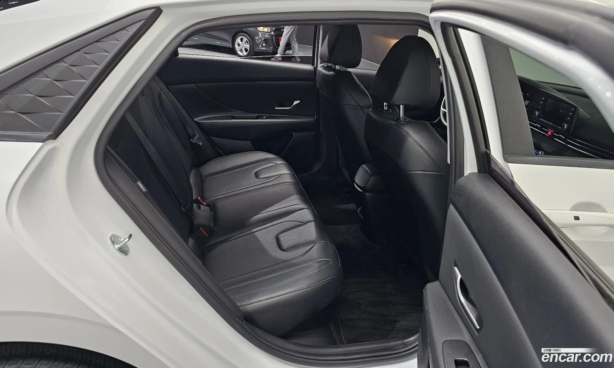 Hyundai Elantra Hybrid 2023 — 2