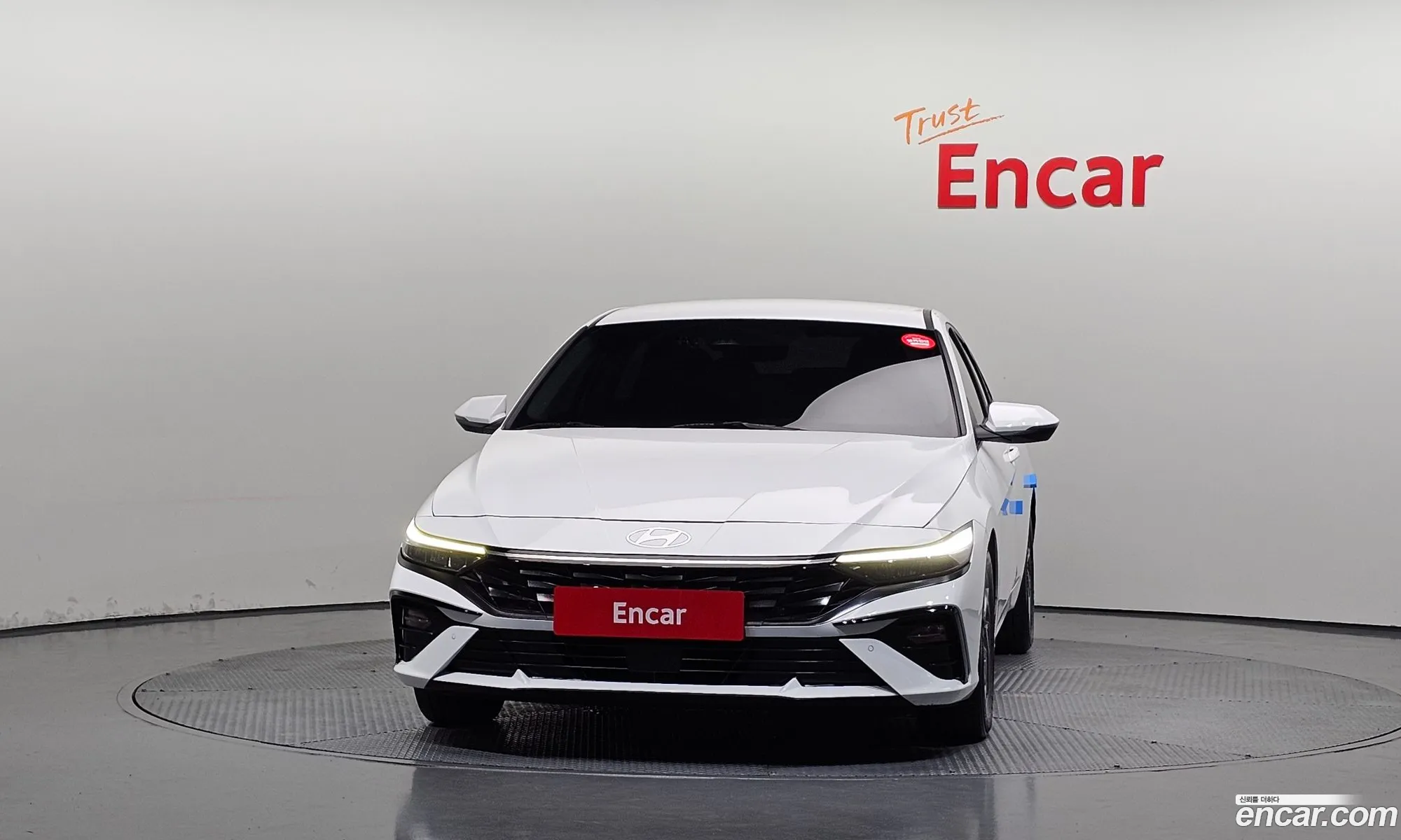 Hyundai Elantra Hybrid 2023 — 6