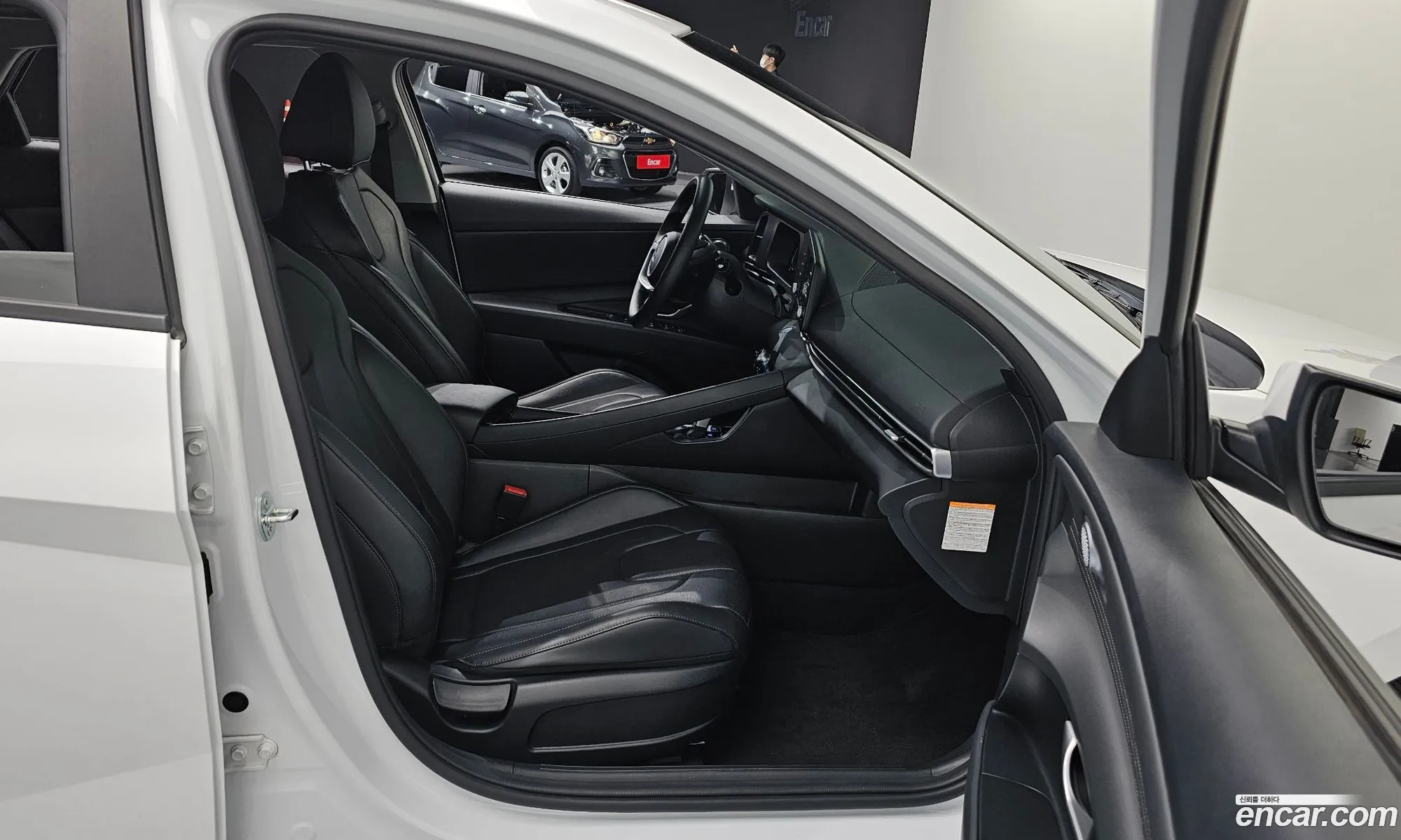 Hyundai Elantra Hybrid 2023 — 27