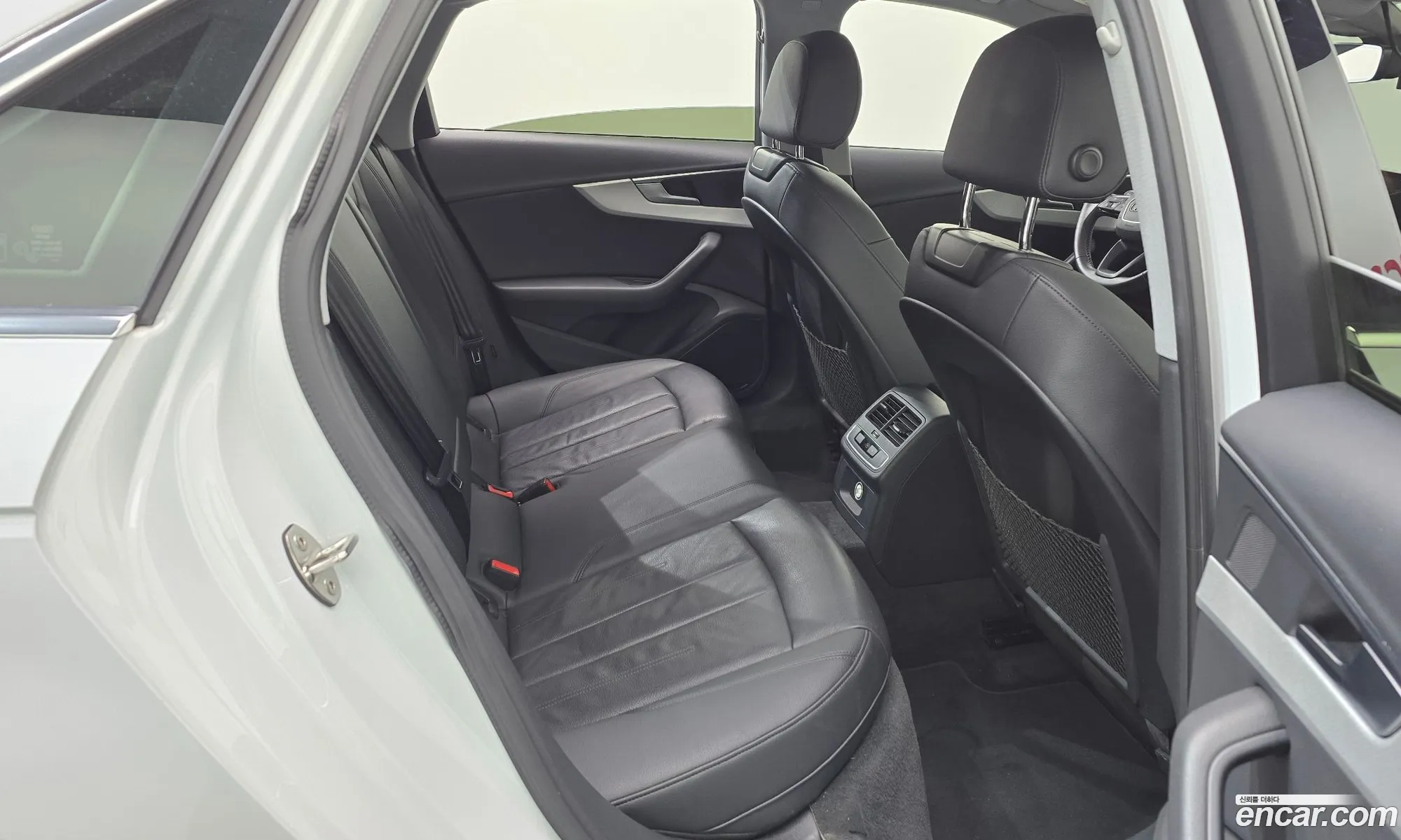 Audi A4 2019 WAUZZZF47KA122179 — 13