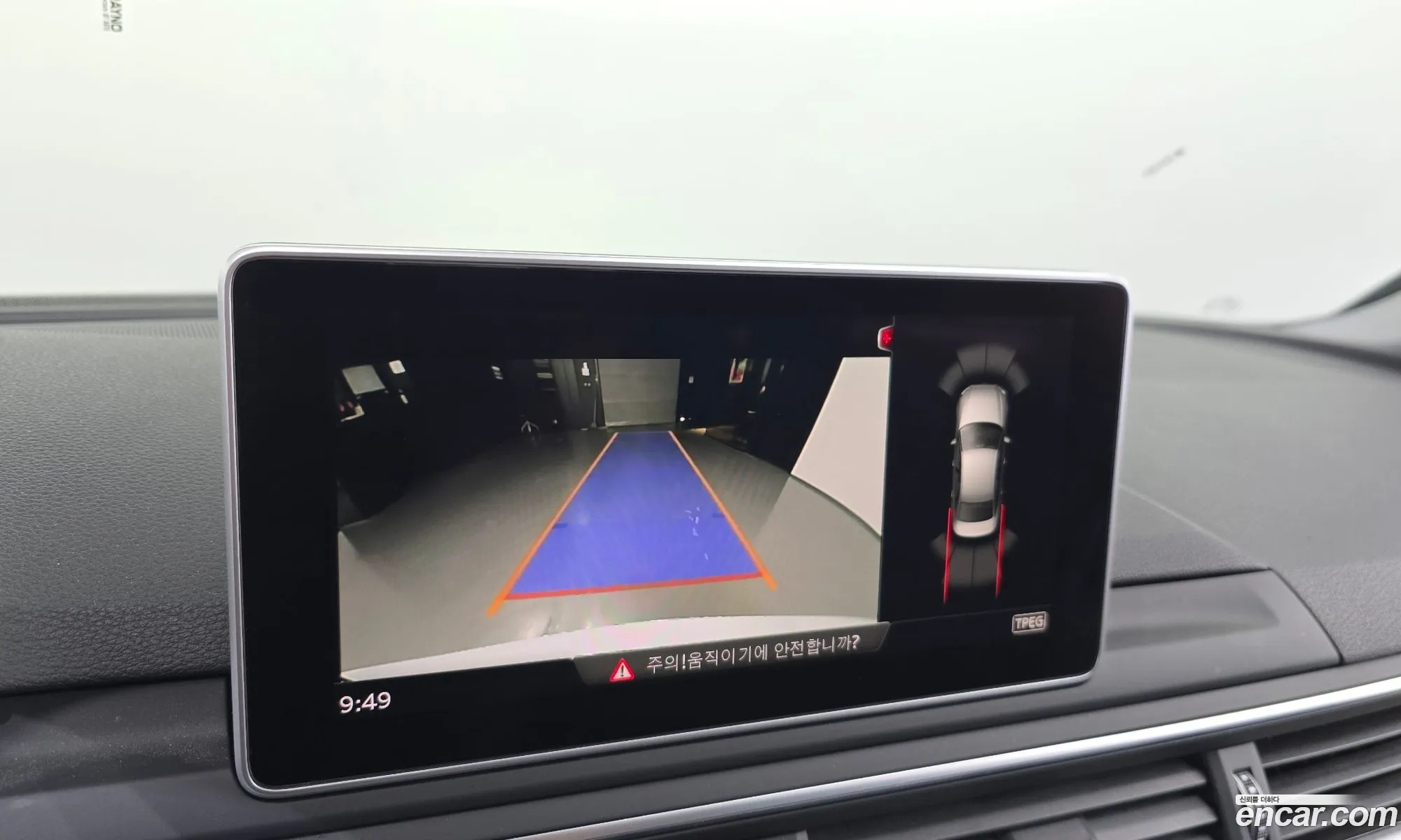 Audi A4 2019 WAUZZZF47KA122179 — 3