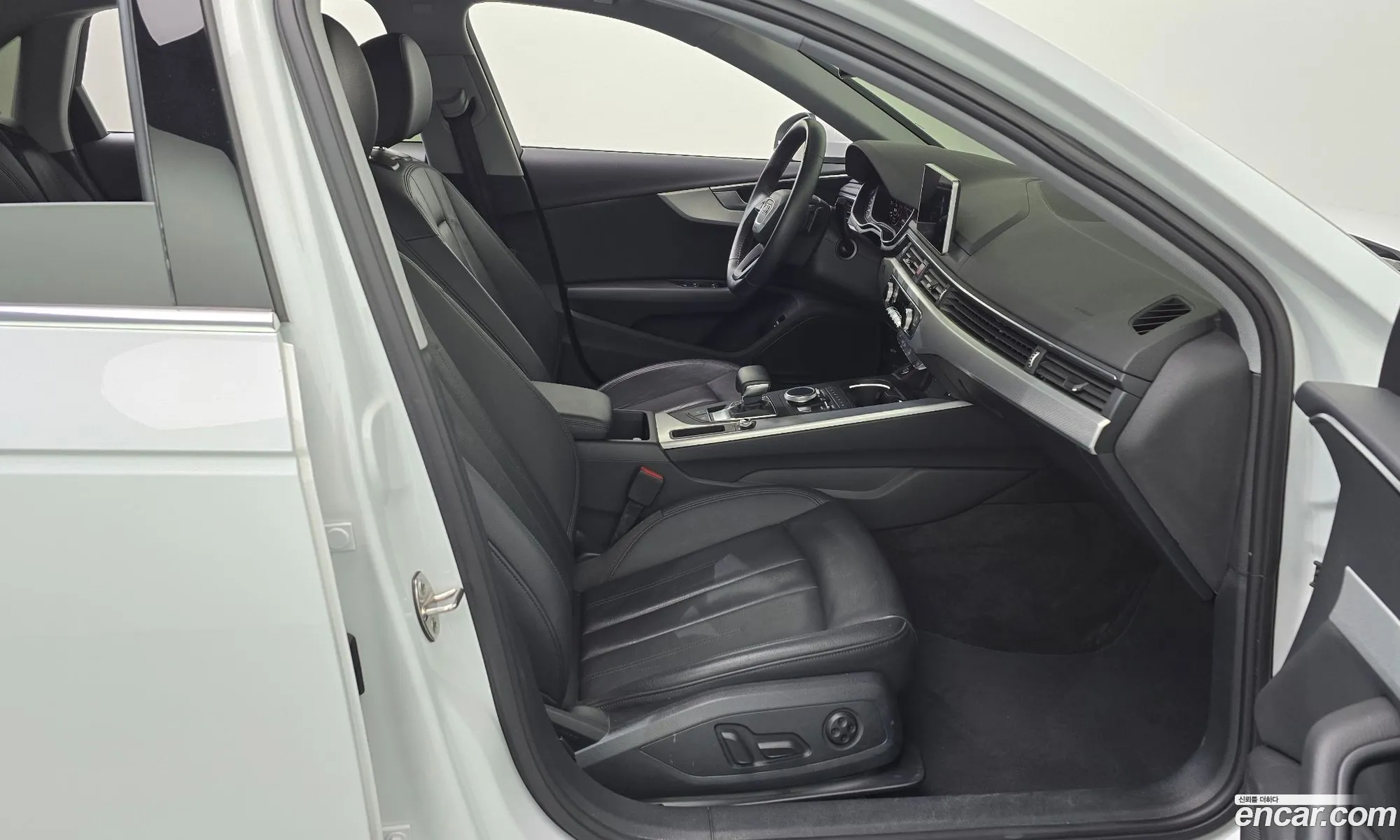 Audi A4 2019 WAUZZZF47KA122179 — 15