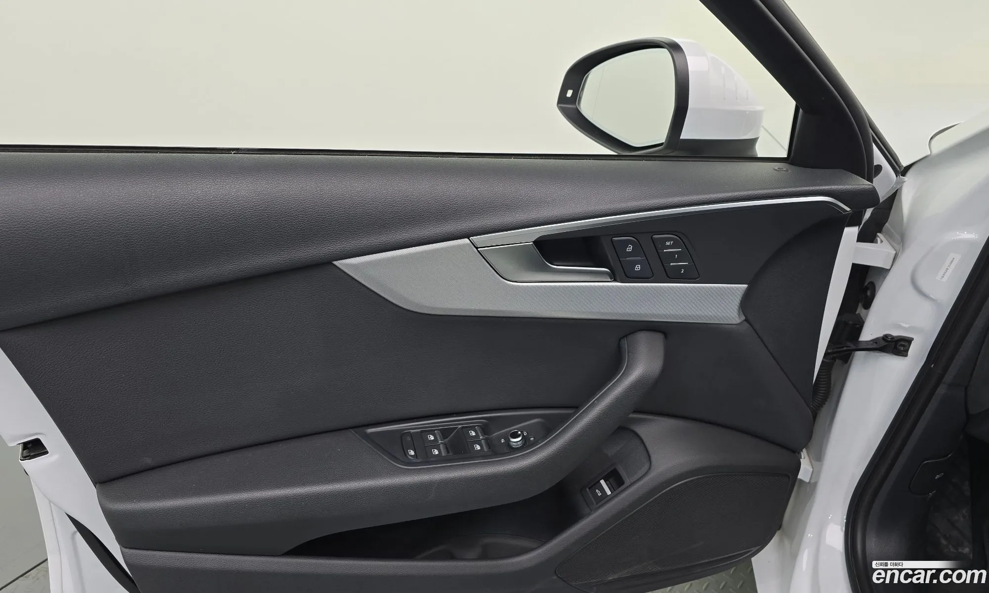 Audi A4 2019 WAUZZZF47KA122179 — 10
