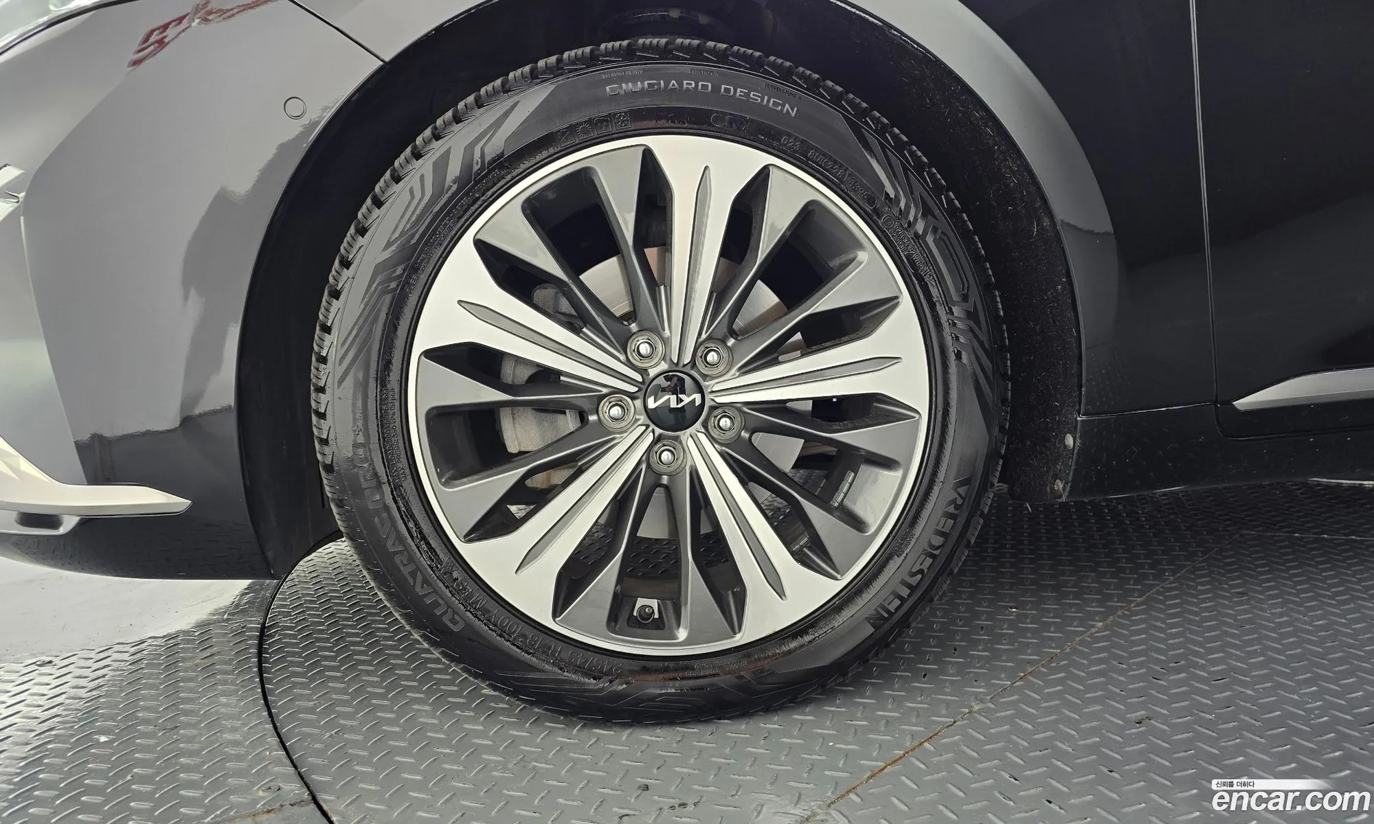 Kia K8 Hybrid 2022 — 28