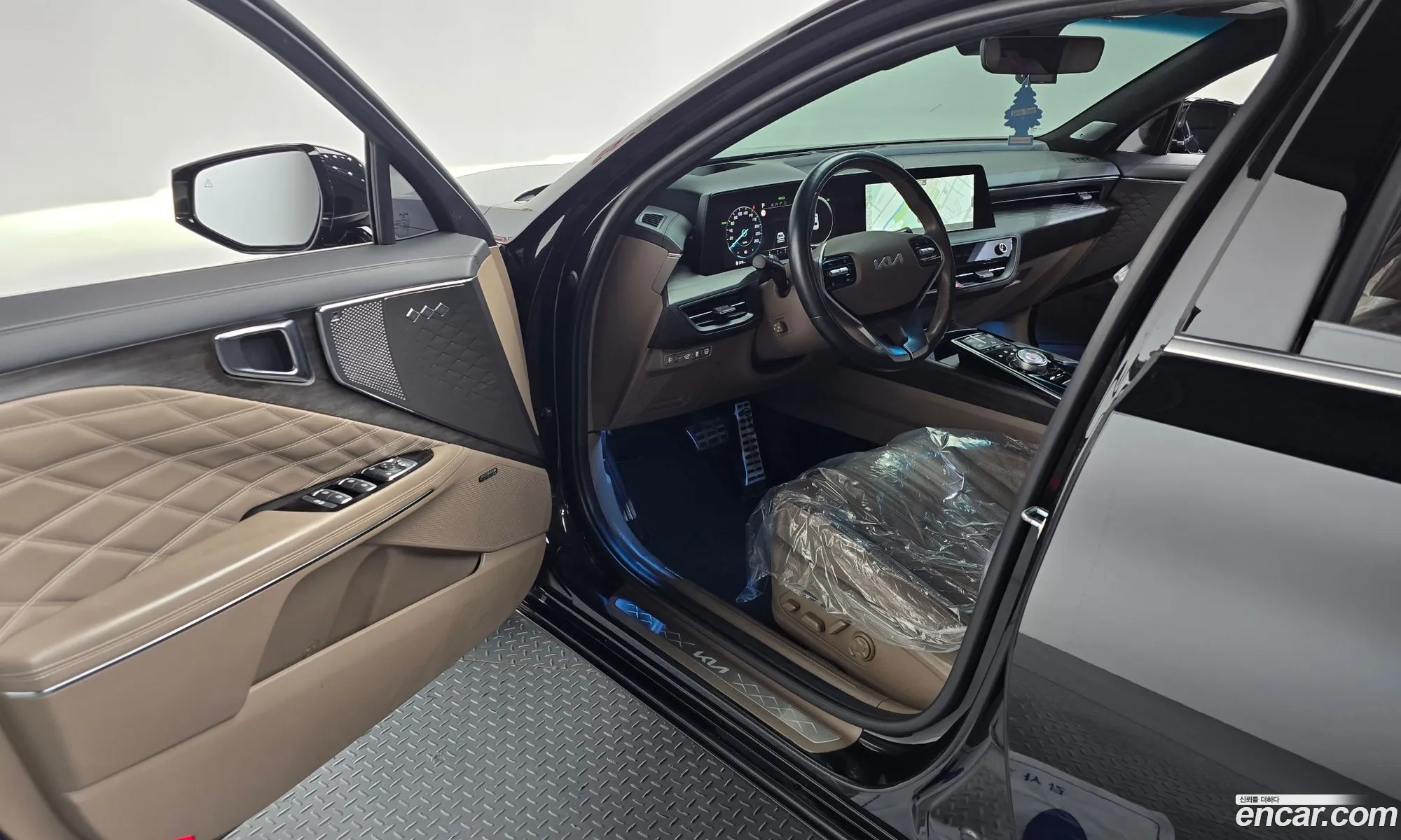 Kia K8 Hybrid 2022 — 17