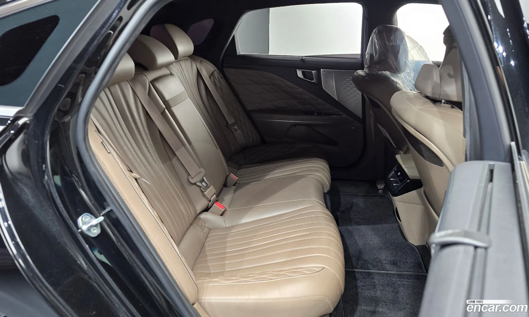 Kia K8 Hybrid 2022 — 32