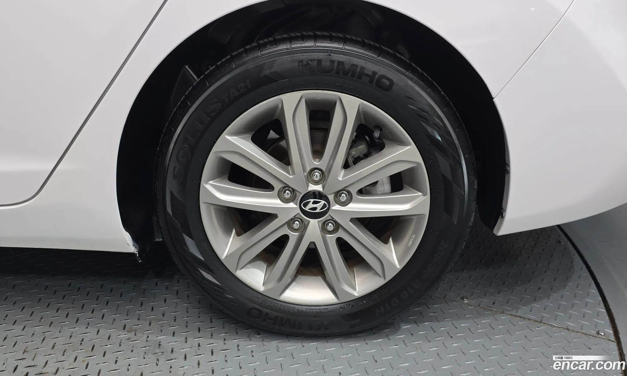 Hyundai Elantra 2014 — 23