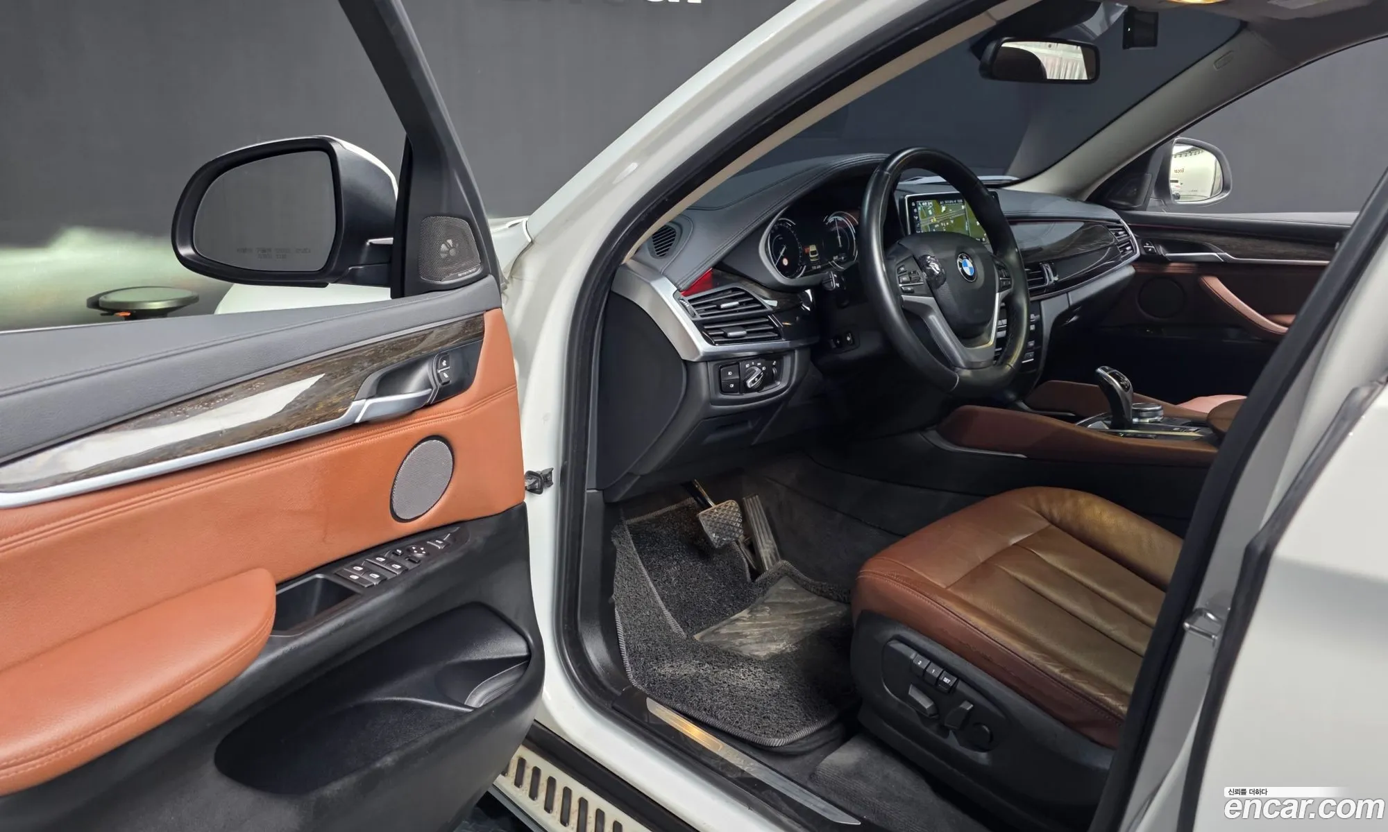 BMW X6 2017 WBAKV2108HQV38832 — 12