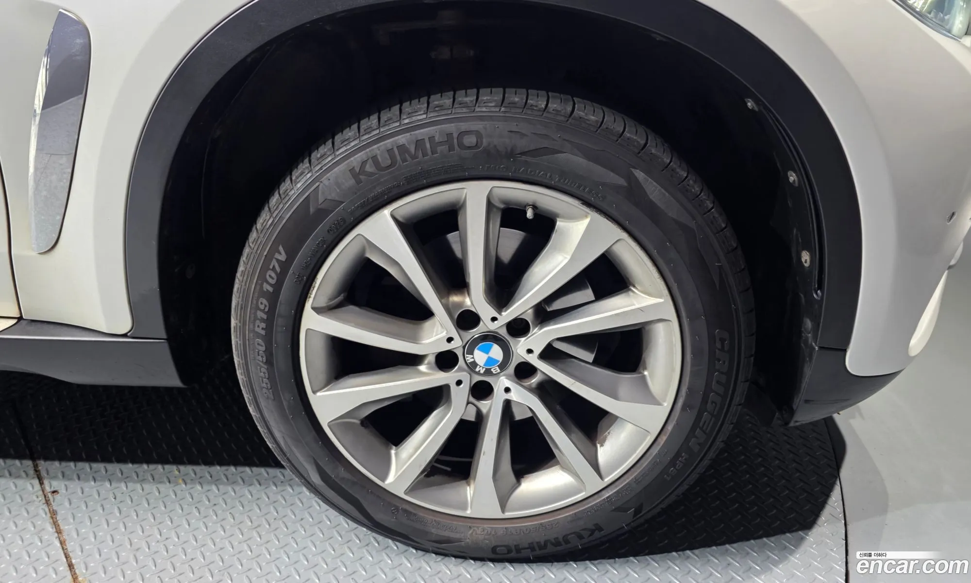 BMW X6 2017 WBAKV2108HQV38832 — 19