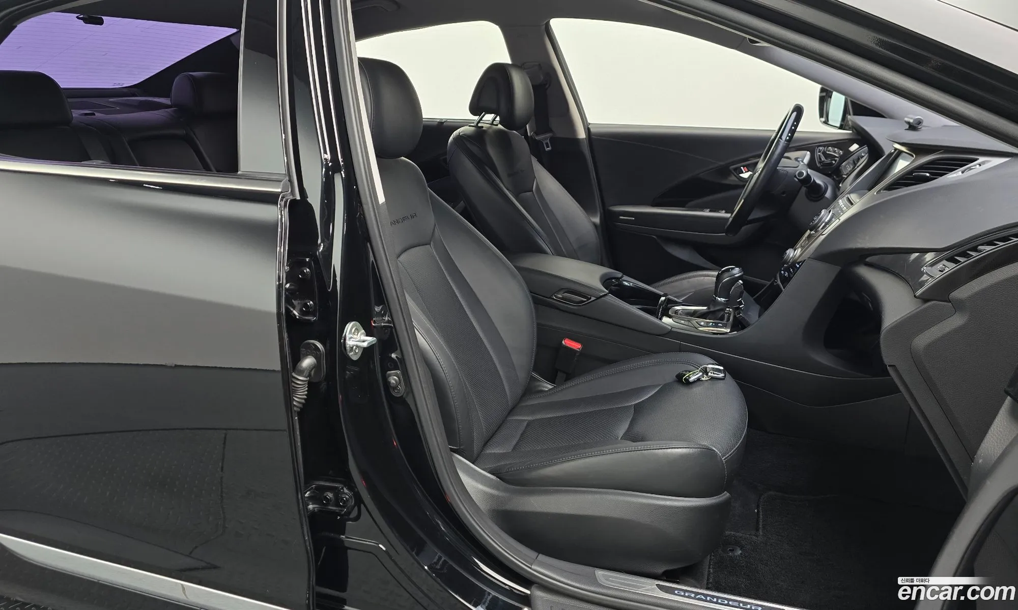 Hyundai Grandeur HG 2012 — 18