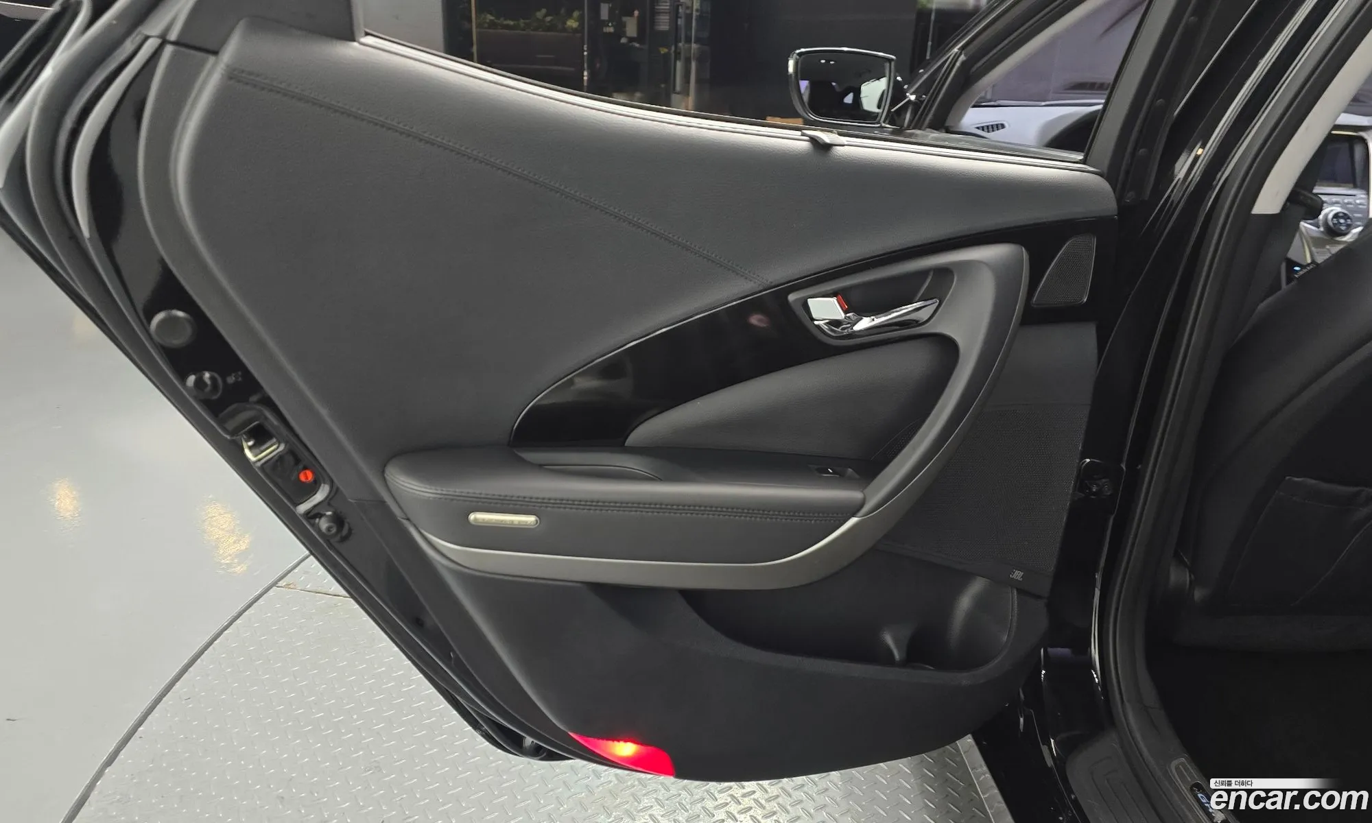 Hyundai Grandeur HG 2012 — 17