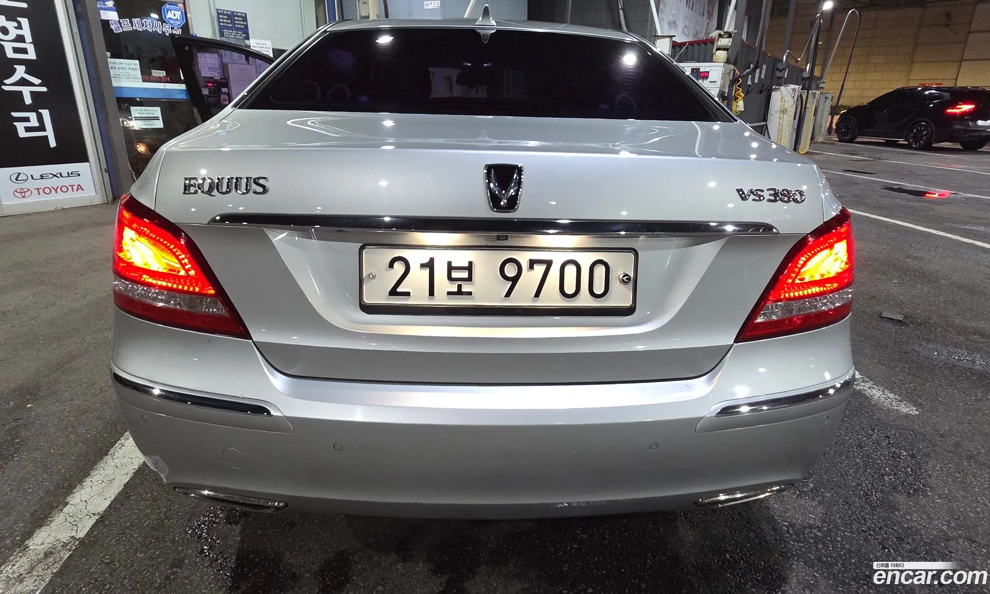 Hyundai Equus 2010 — 2