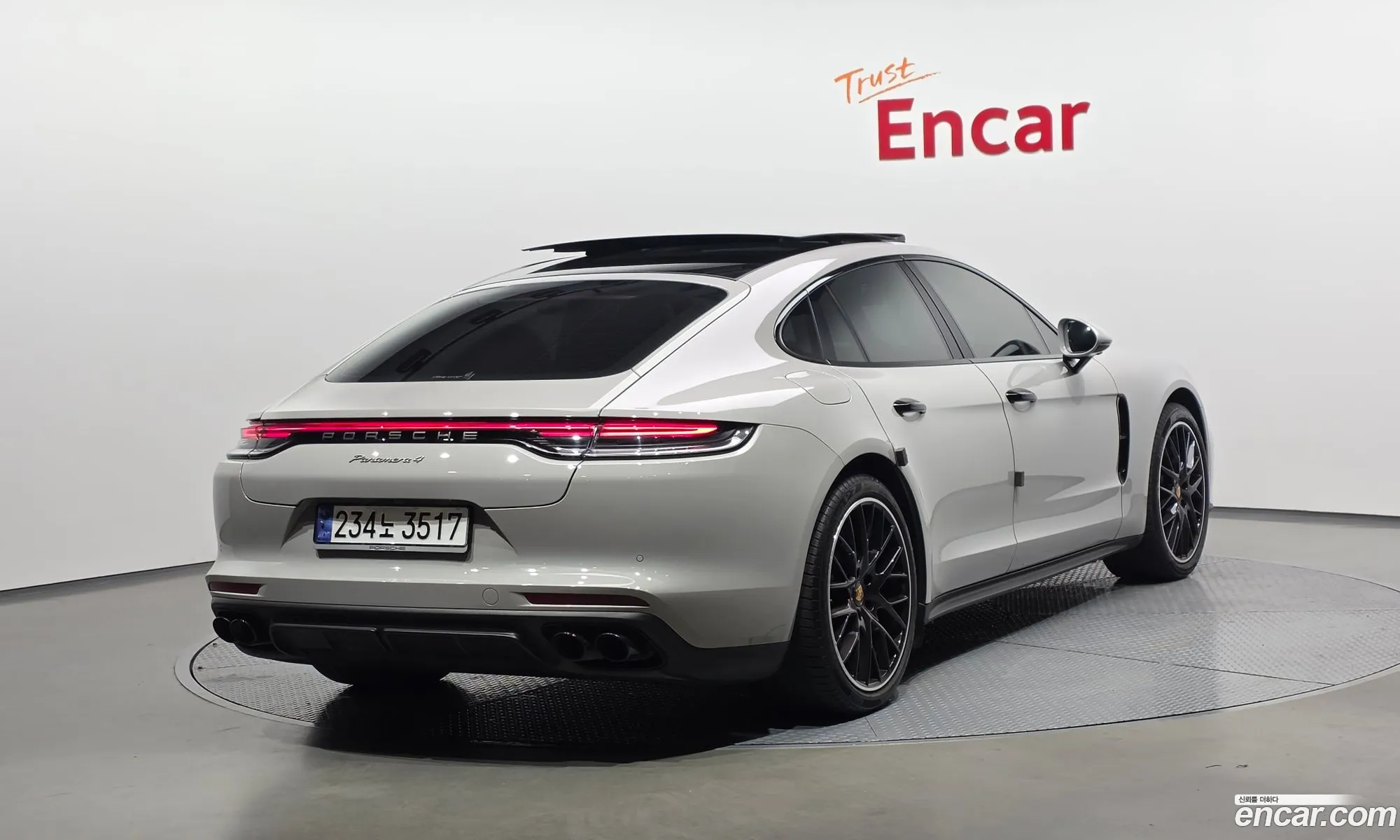 Porsche Panamera 2023 — 18