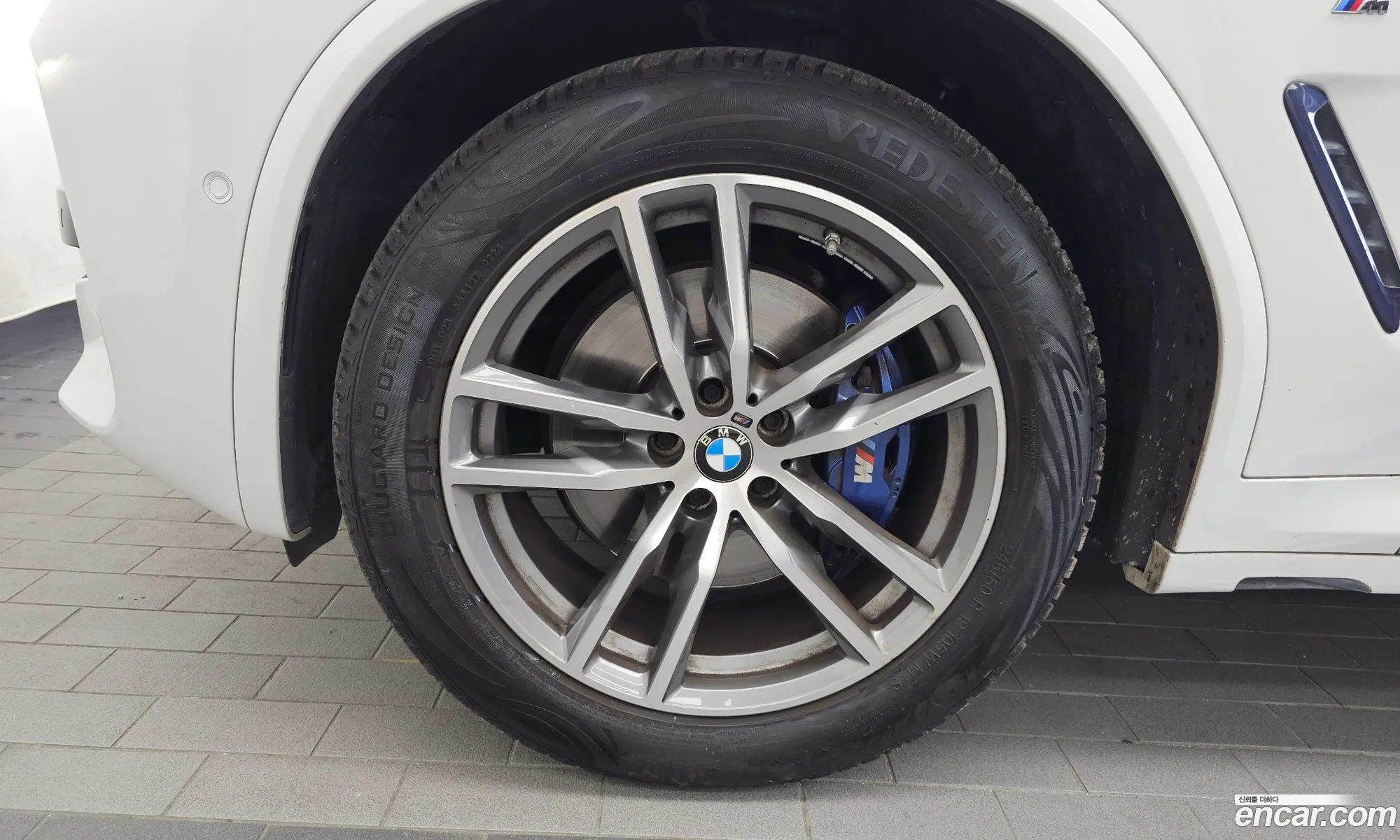 BMW X4 2018 WBAVJ1109KLF58969 — 18
