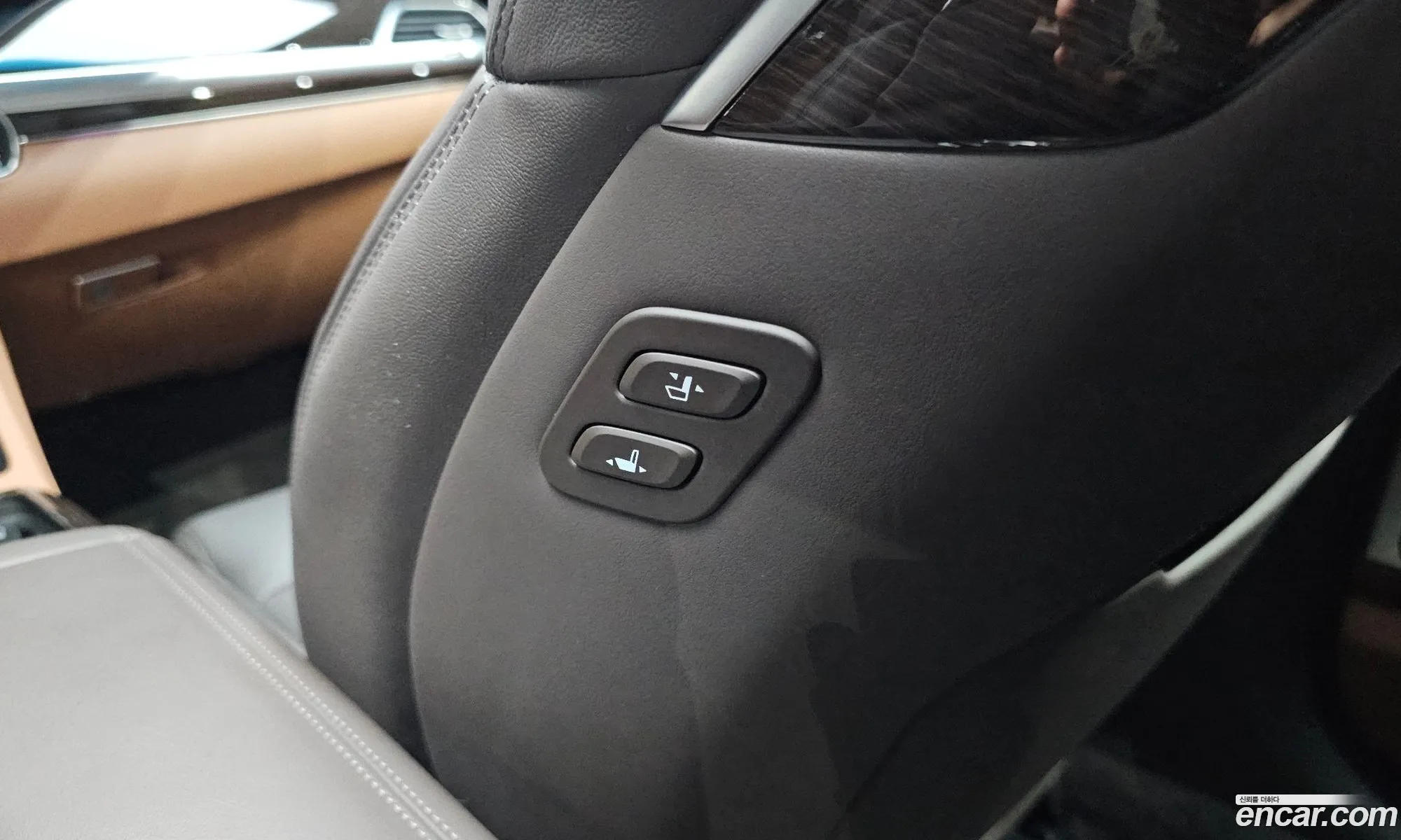 Genesis G90 2019 — 33