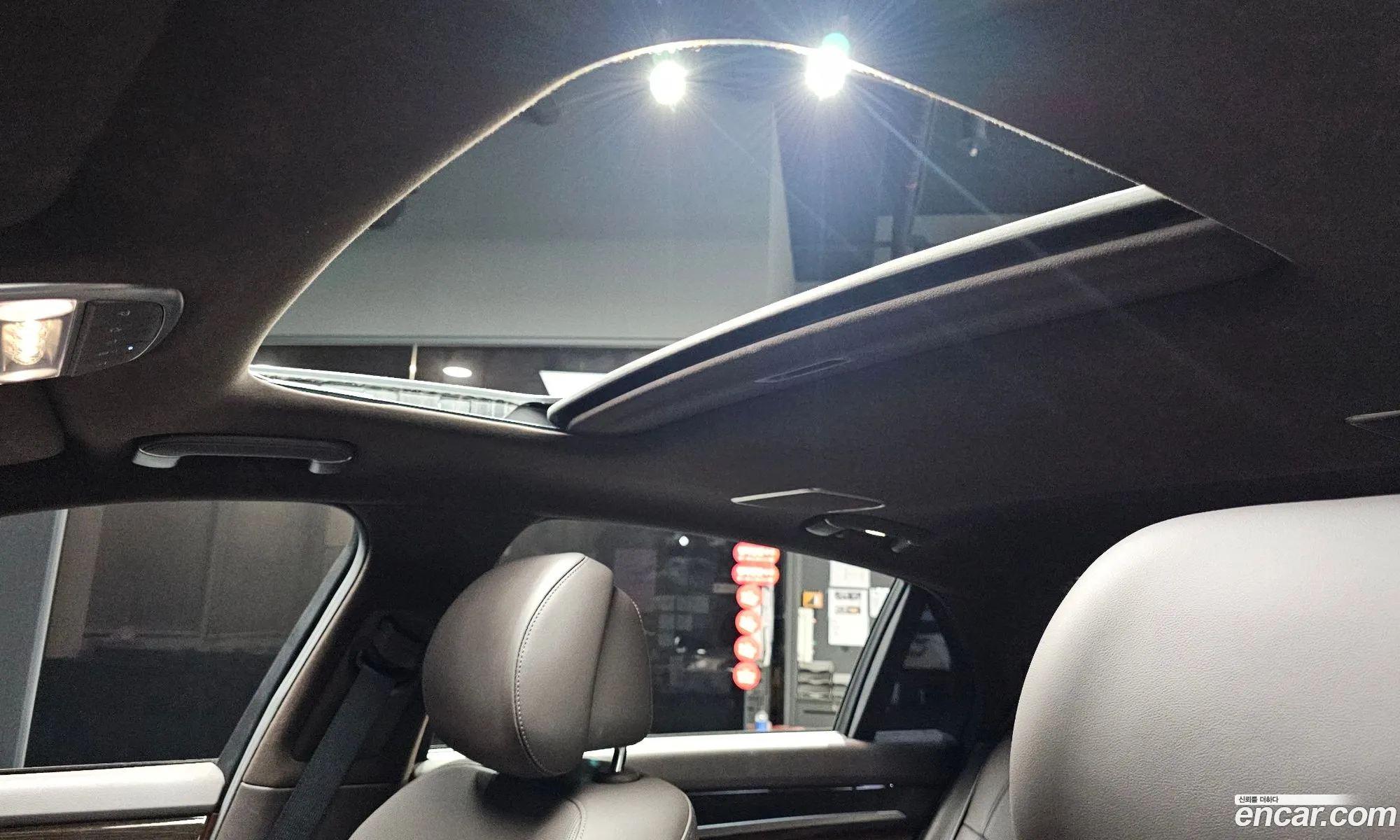 Genesis G90 2019 — 31