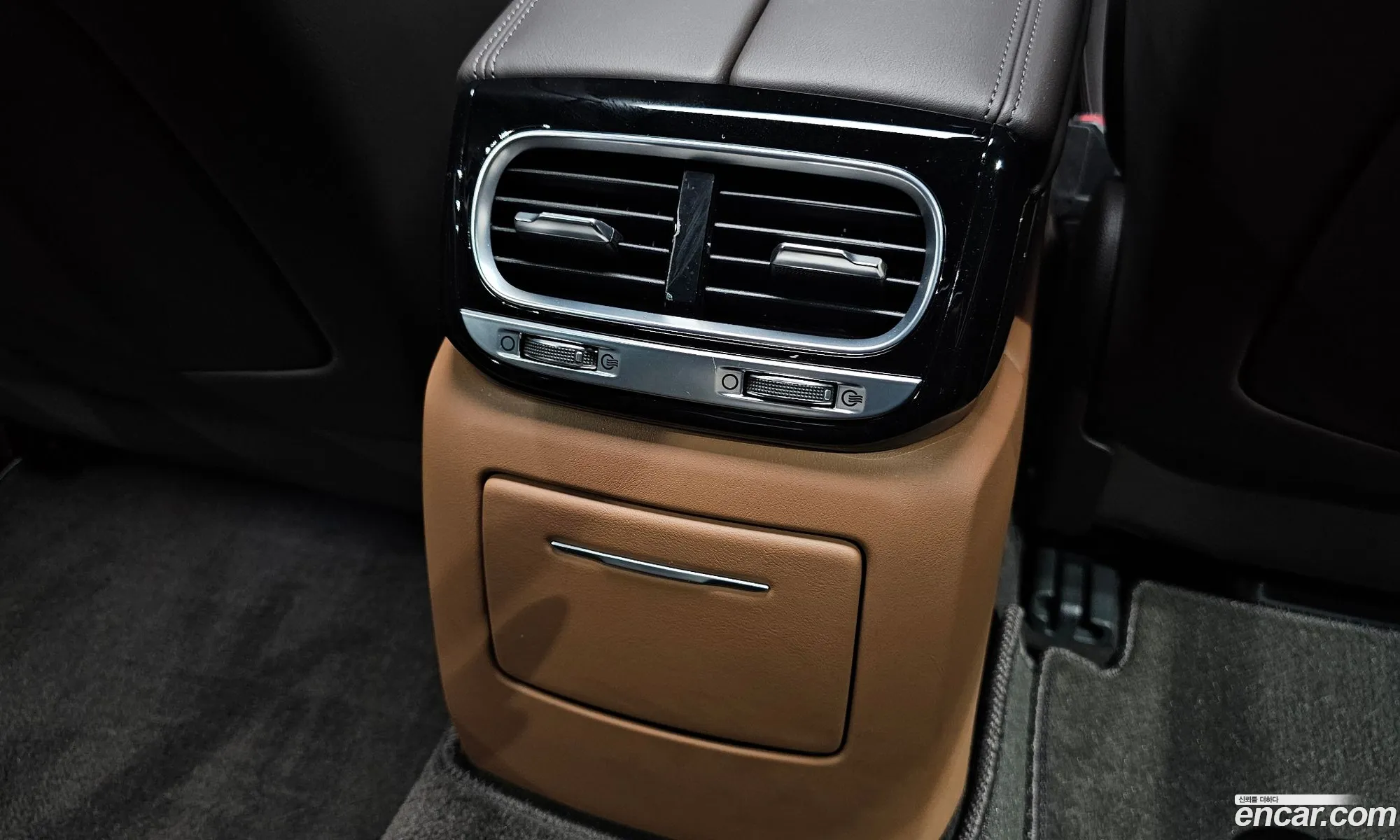 Genesis G90 2019 — 29