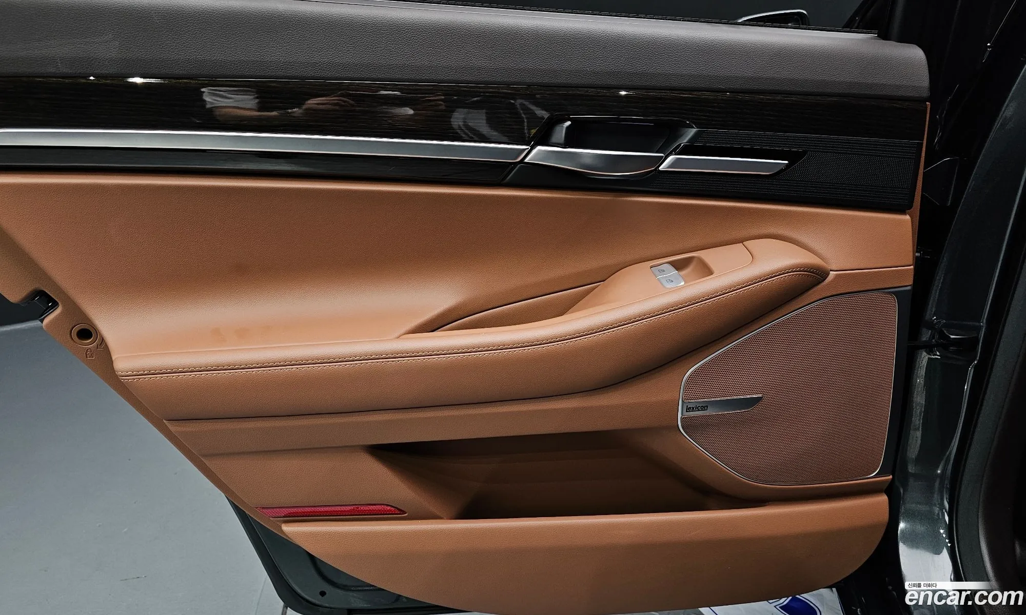 Genesis G90 2019 — 14