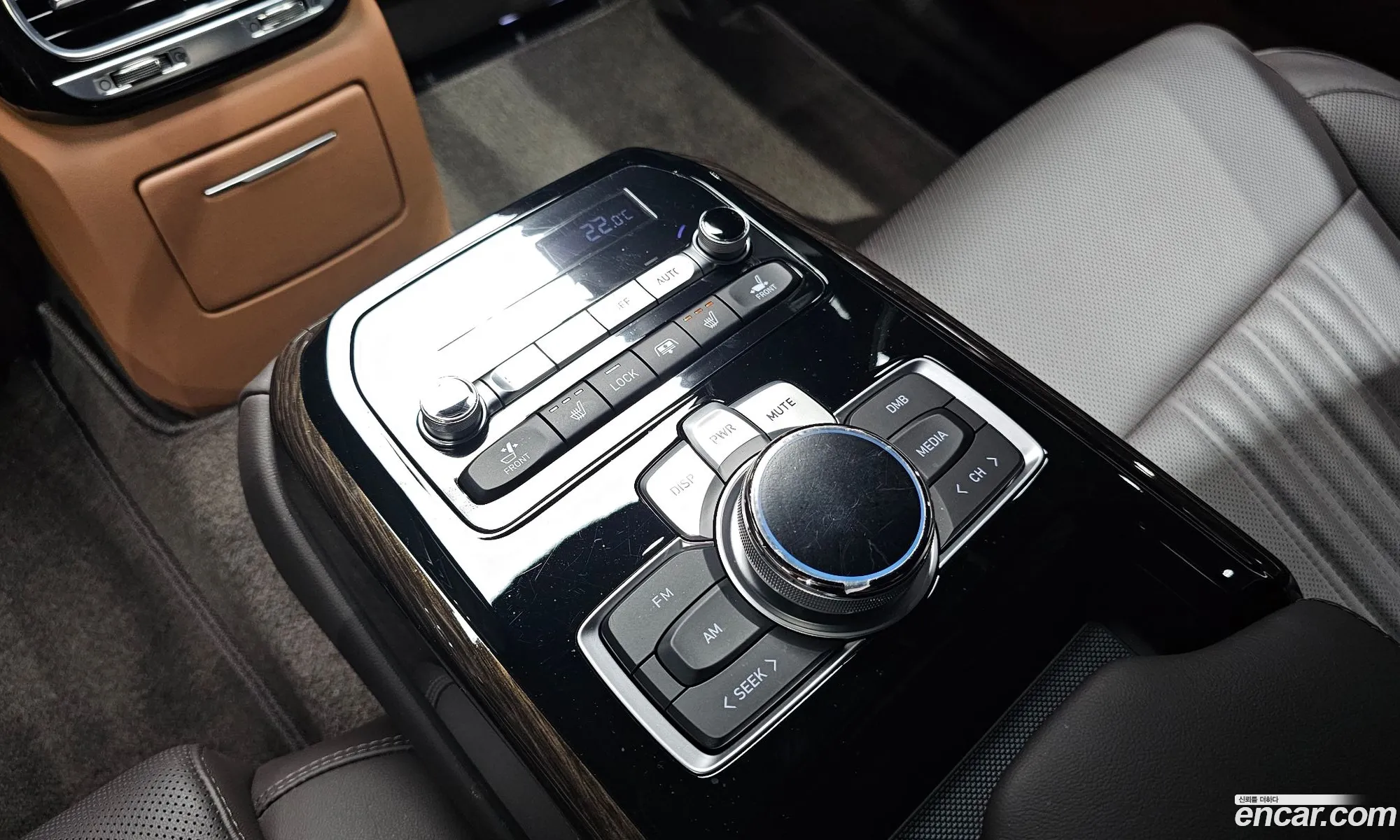 Genesis G90 2019 — 19