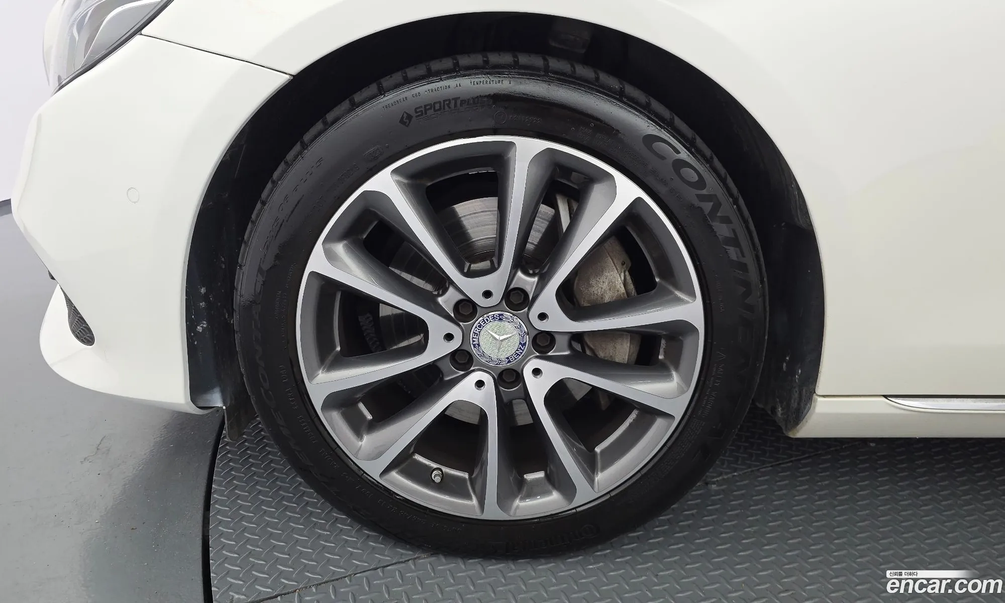 Mercedes-Benz E-Class W213 2016 WDDZF4KB1HA014190 — 7