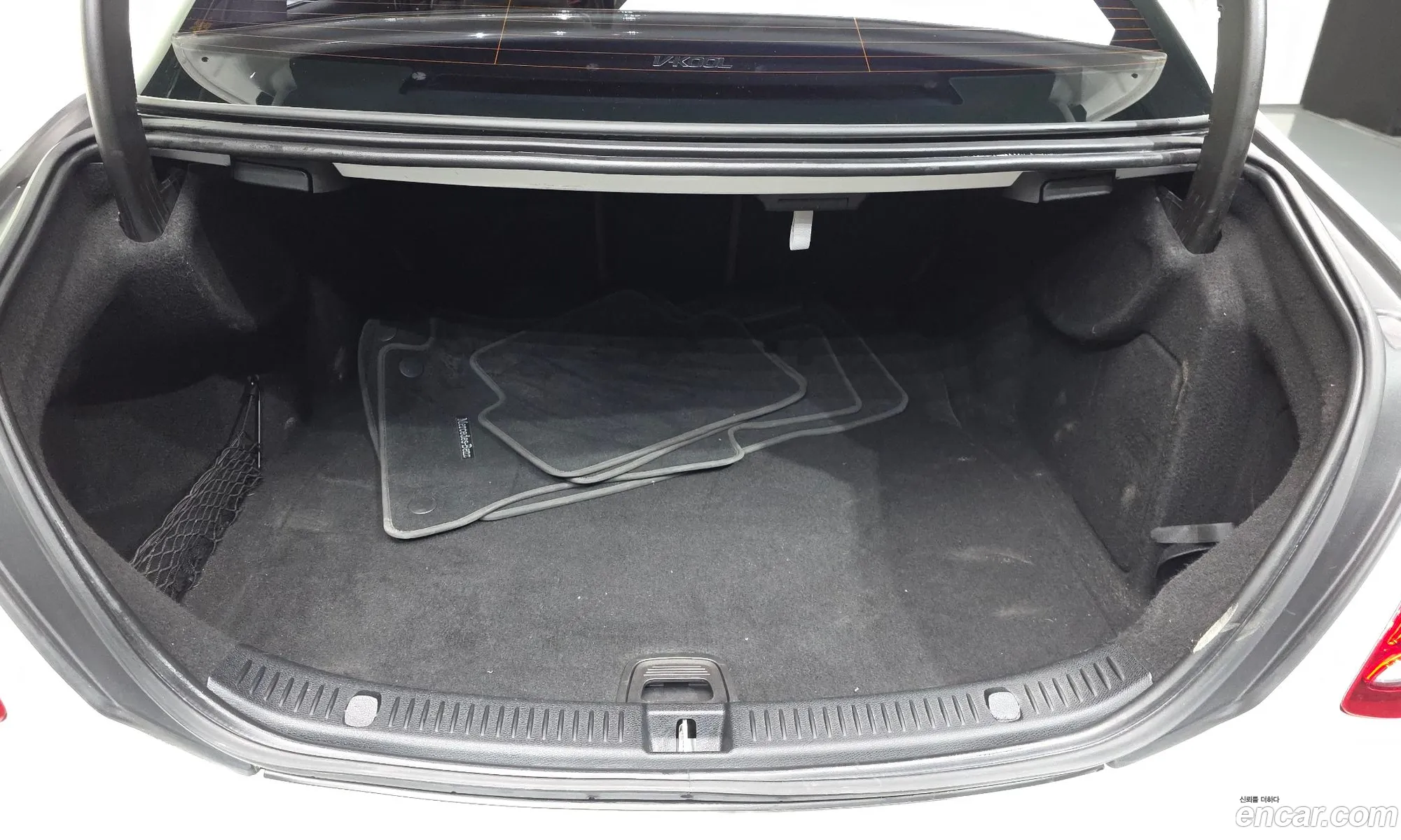 Mercedes-Benz E-Class W213 2016 WDDZF4KB1HA014190 — 10