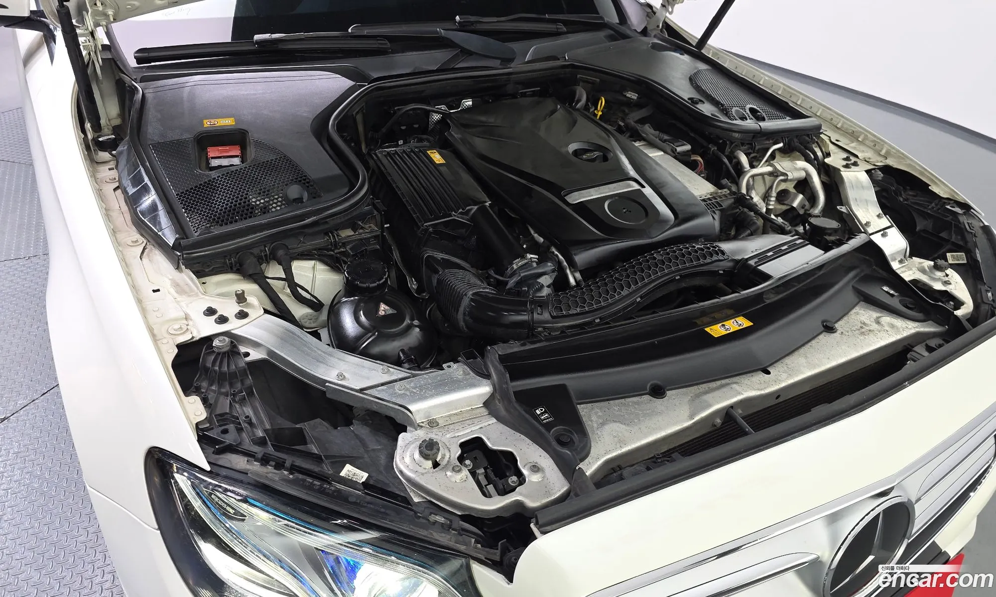 Mercedes-Benz E-Class W213 2016 WDDZF4KB1HA014190 — 6