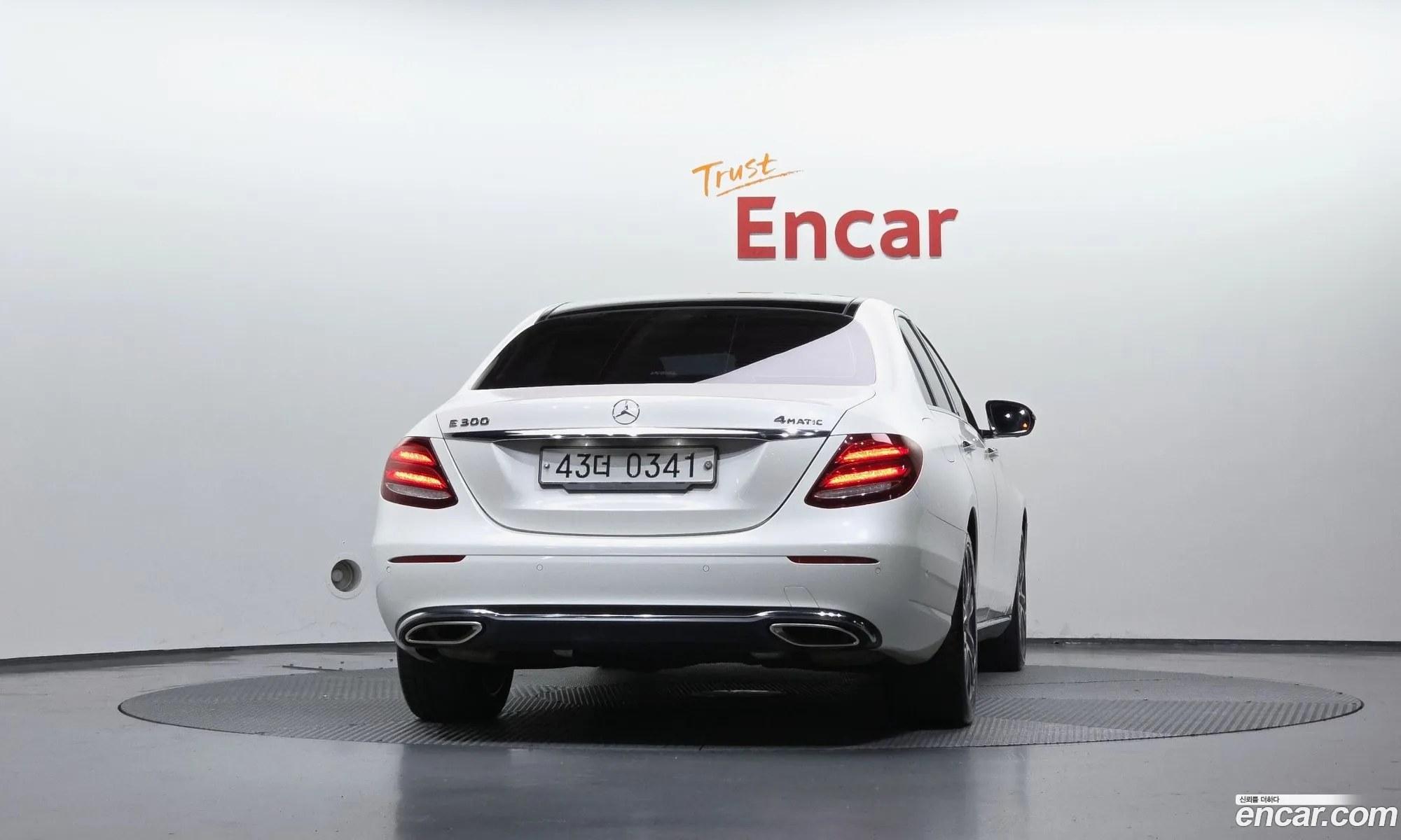 Mercedes-Benz E-Class W213 2016 WDDZF4KB1HA014190 — 2