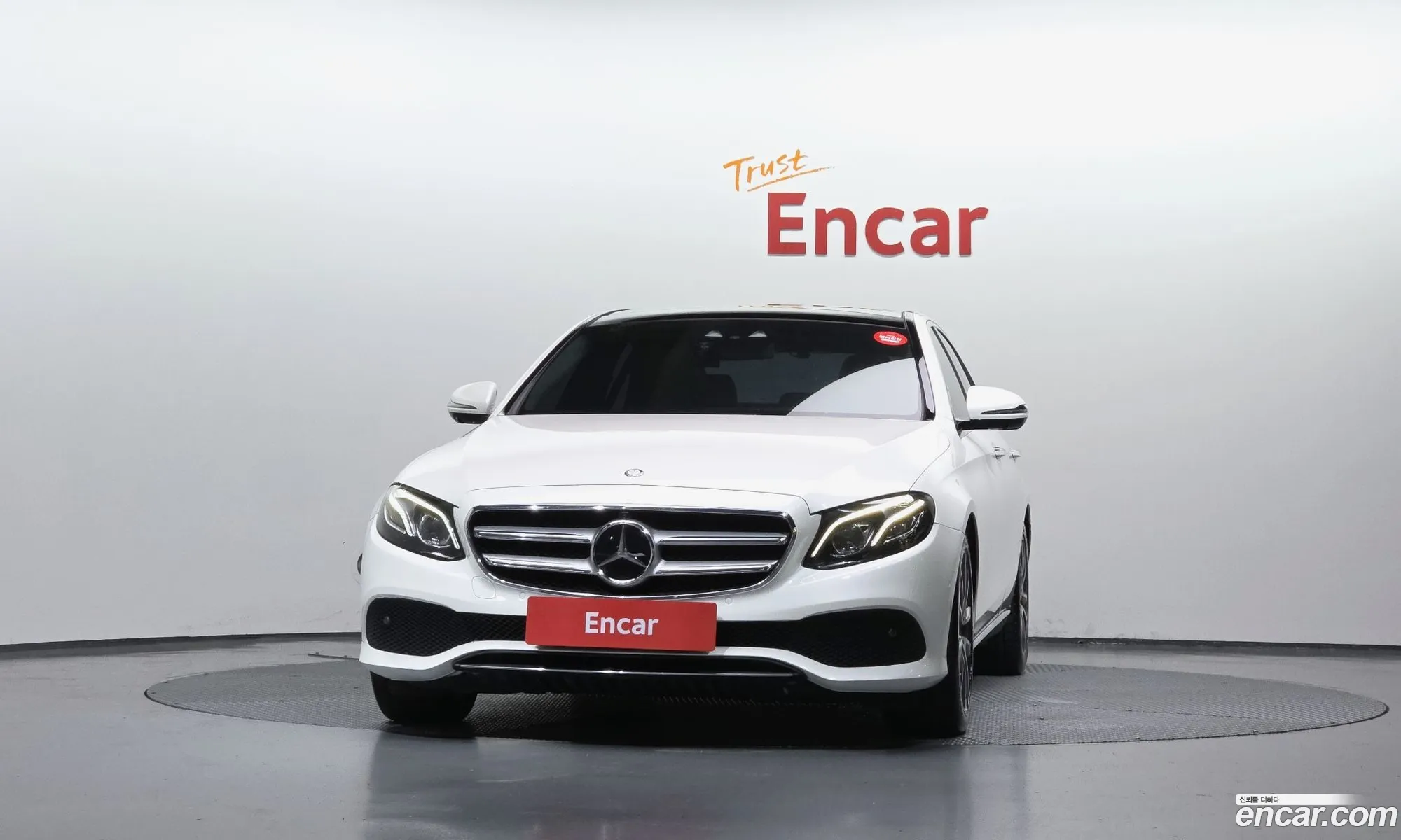 Mercedes-Benz E-Class W213 2016 WDDZF4KB1HA014190 — 3