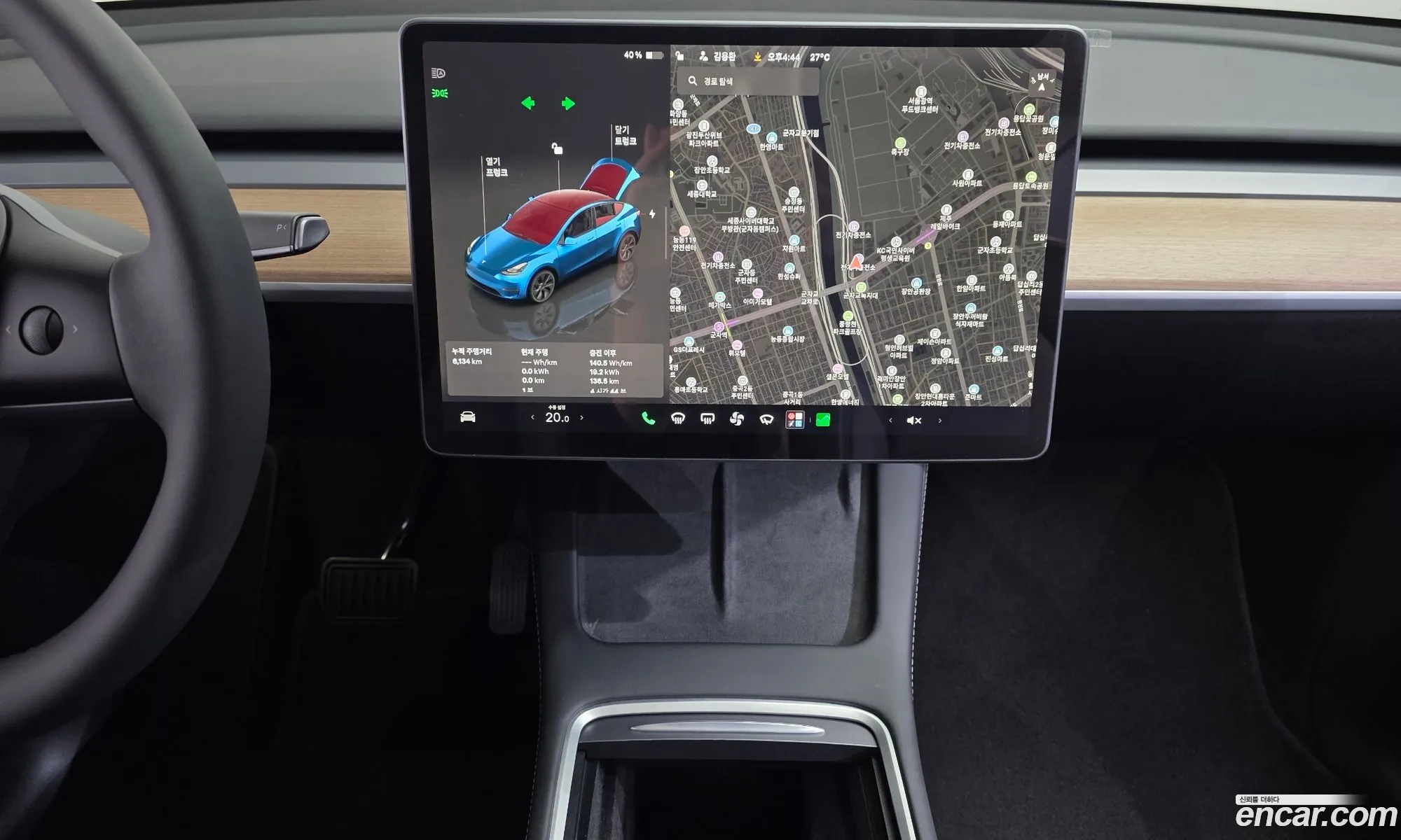 Tesla Model Y 2024 — 24