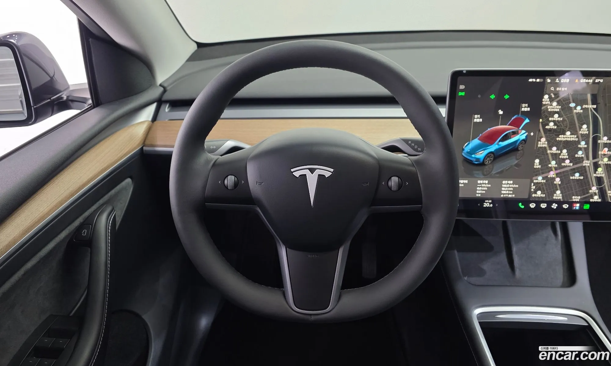 Tesla Model Y 2024 — 18
