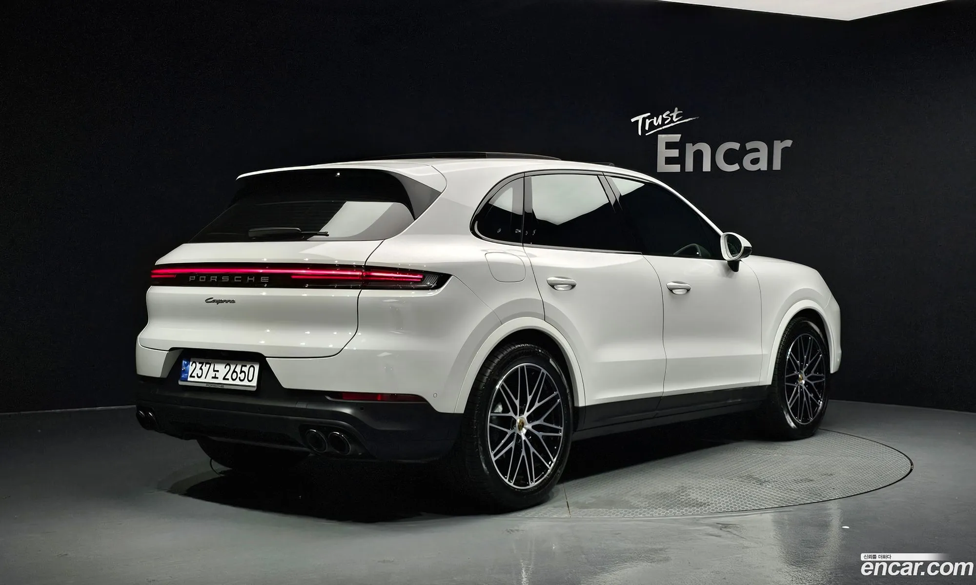 Porsche Cayenne 2024 — 32