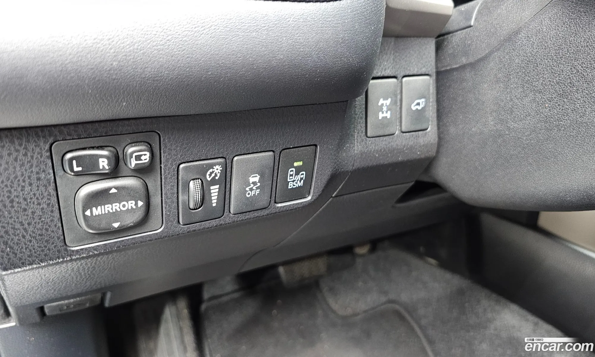 Toyota RAV4 2013 JTMDFREV4DD038273 — 8
