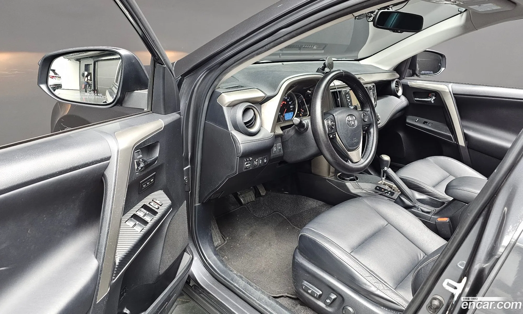 Toyota RAV4 2013 JTMDFREV4DD038273 — 6