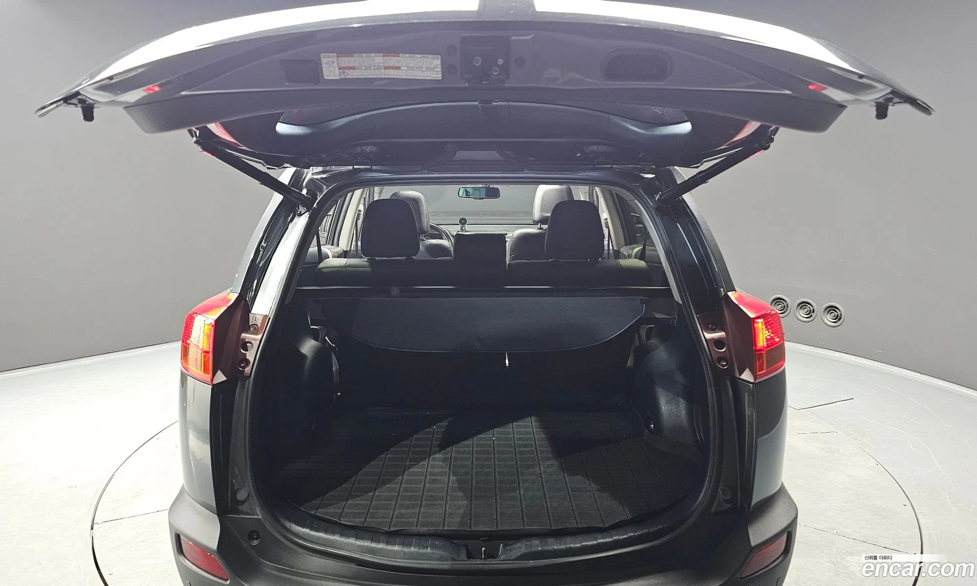 Toyota RAV4 2013 JTMDFREV4DD038273 — 3