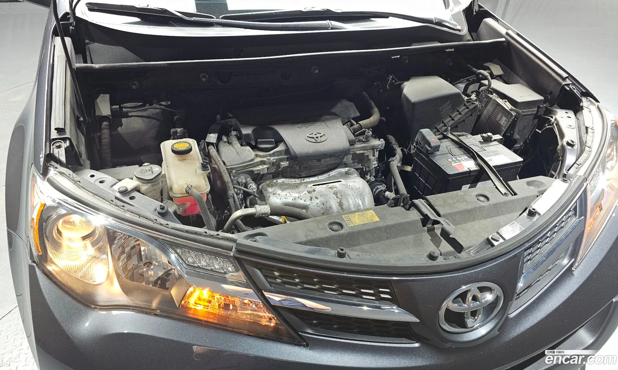 Toyota RAV4 2013 JTMDFREV4DD038273 — 17