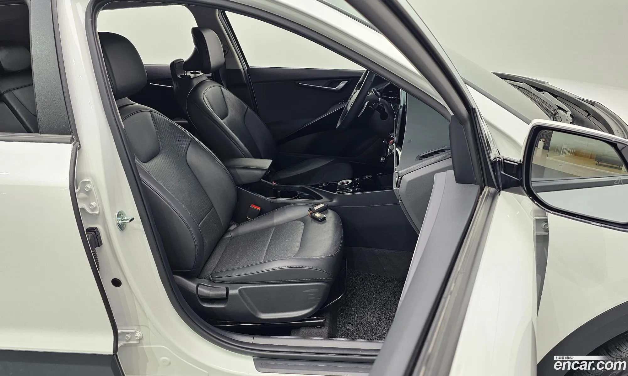 Kia Niro 2023 — 24
