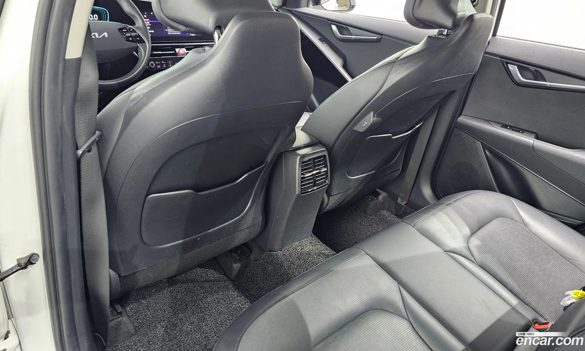 Kia Niro 2023 — 17
