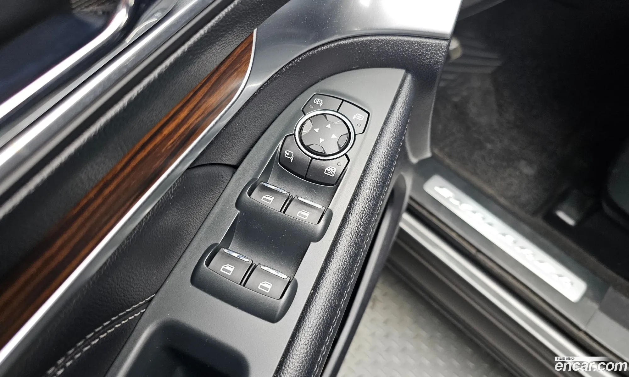 Ford Explorer 2019 1FM5K8FH5KGA56064 — 18