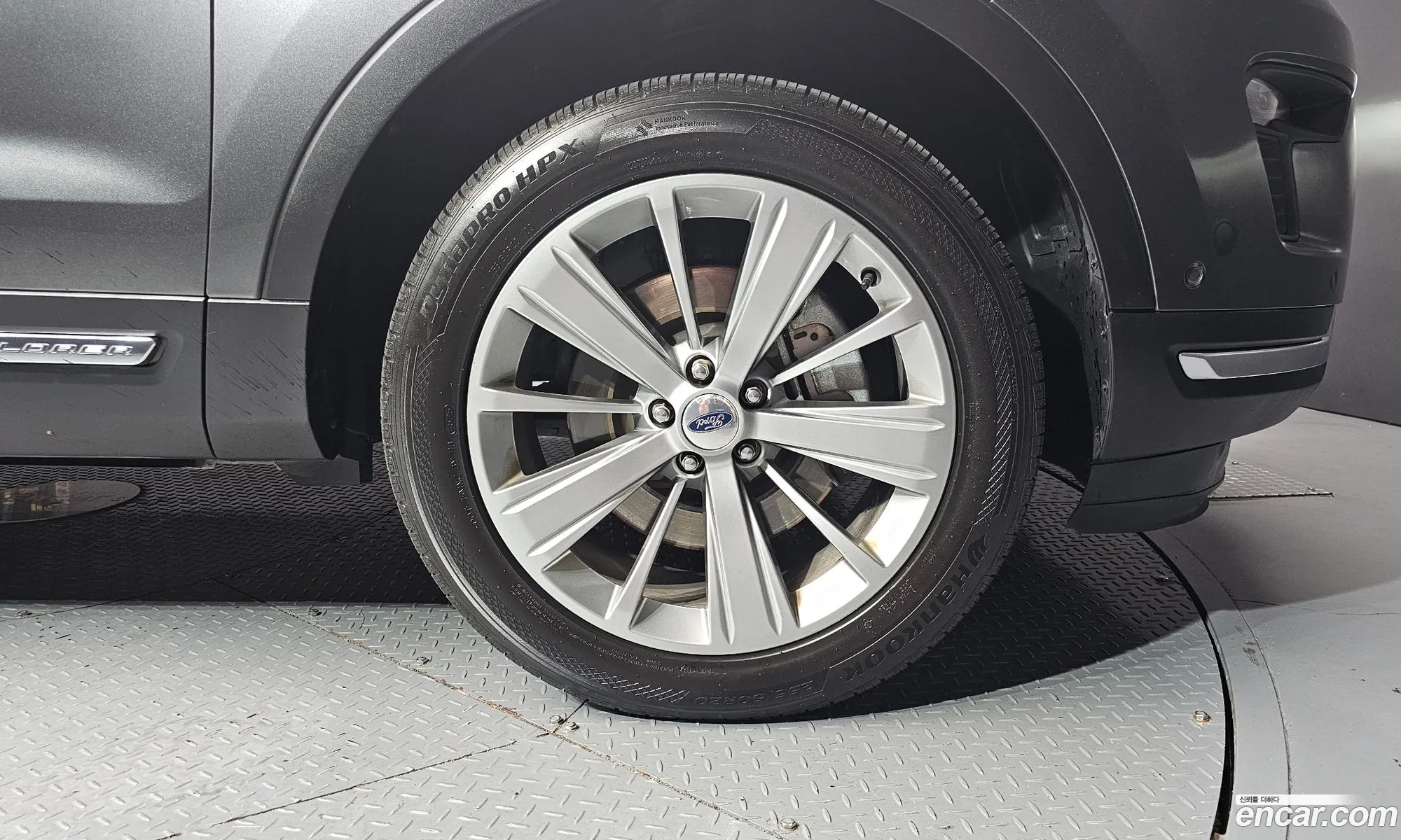 Ford Explorer 2019 1FM5K8FH5KGA56064 — 32