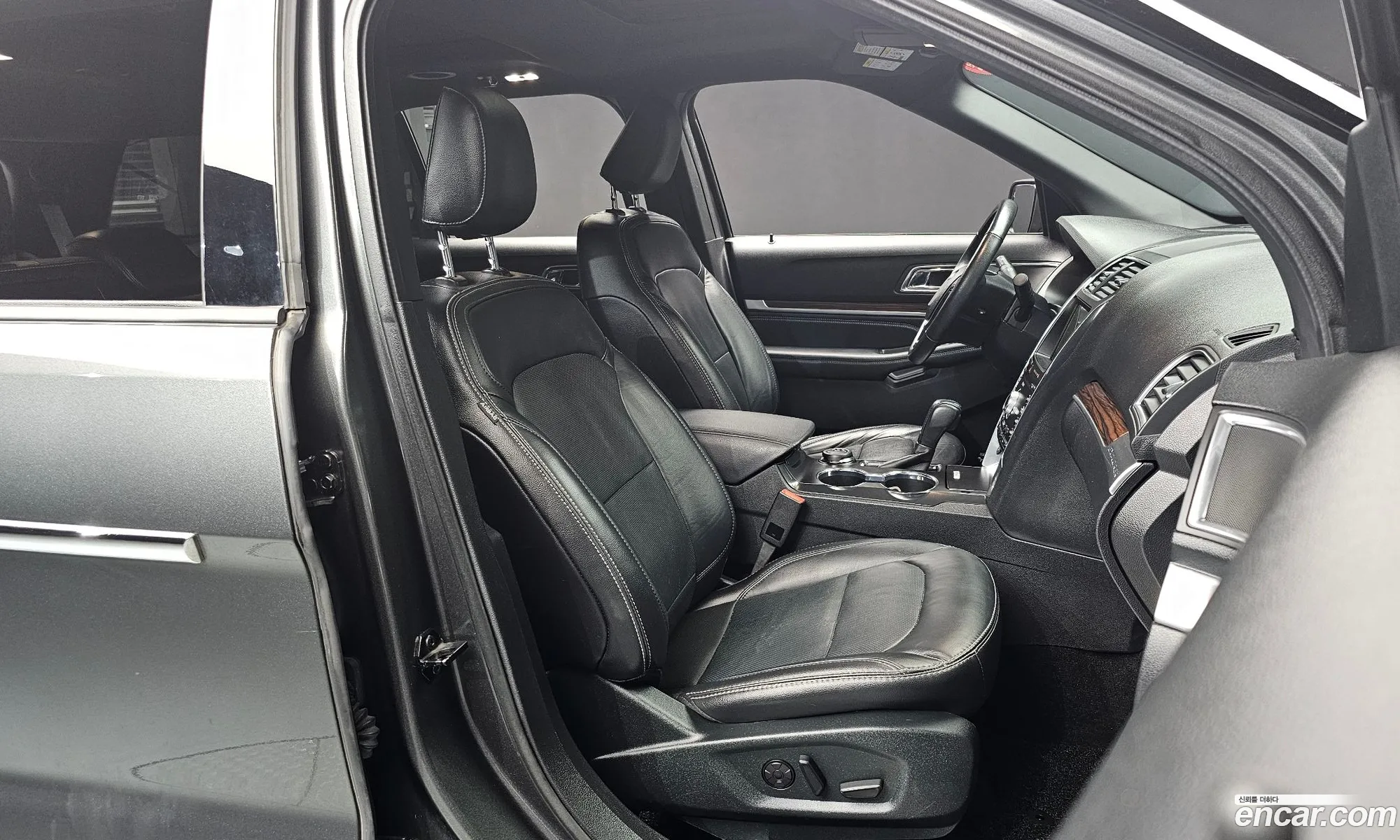 Ford Explorer 2019 1FM5K8FH5KGA56064 — 22